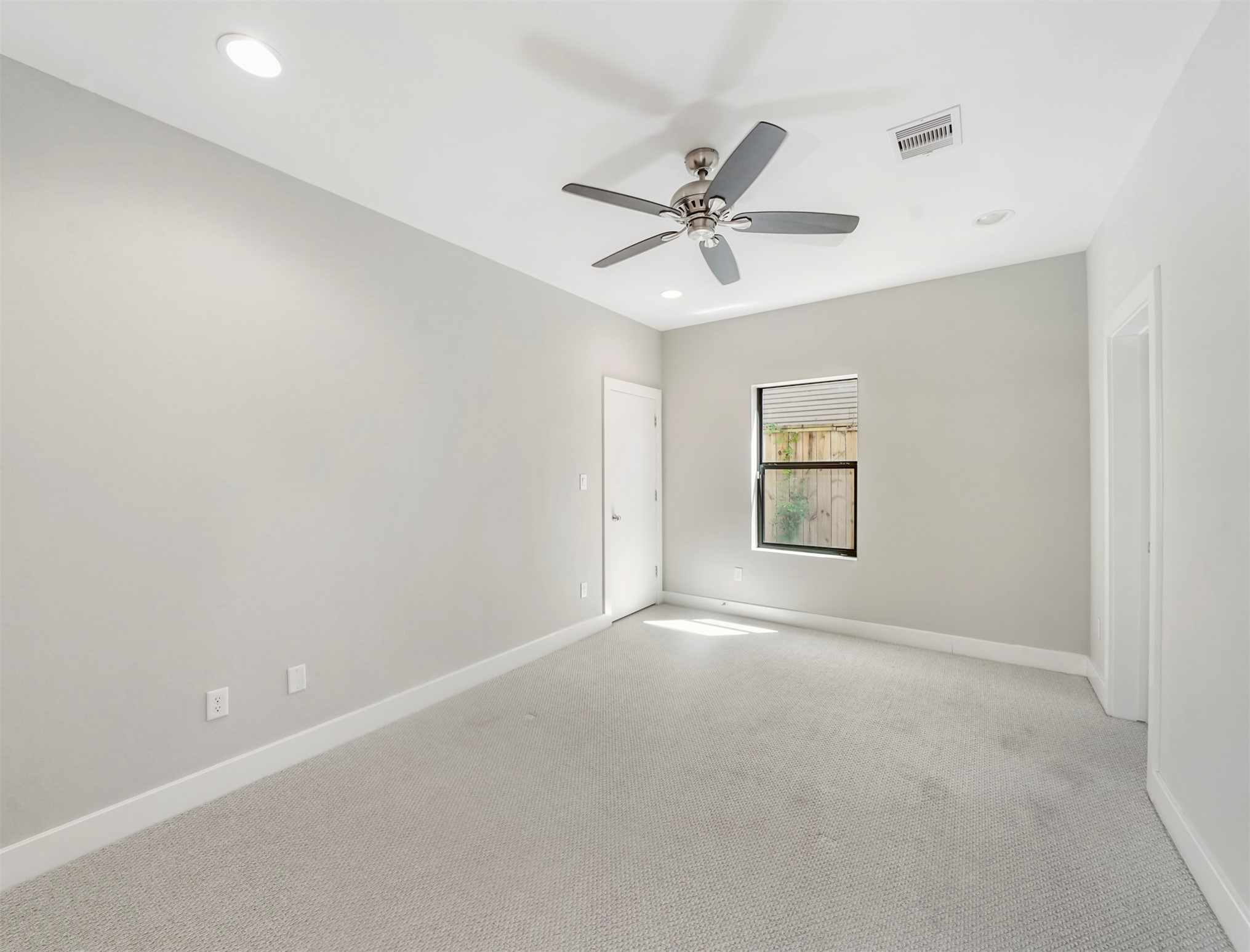1607 Milby Street B Property Photo 12