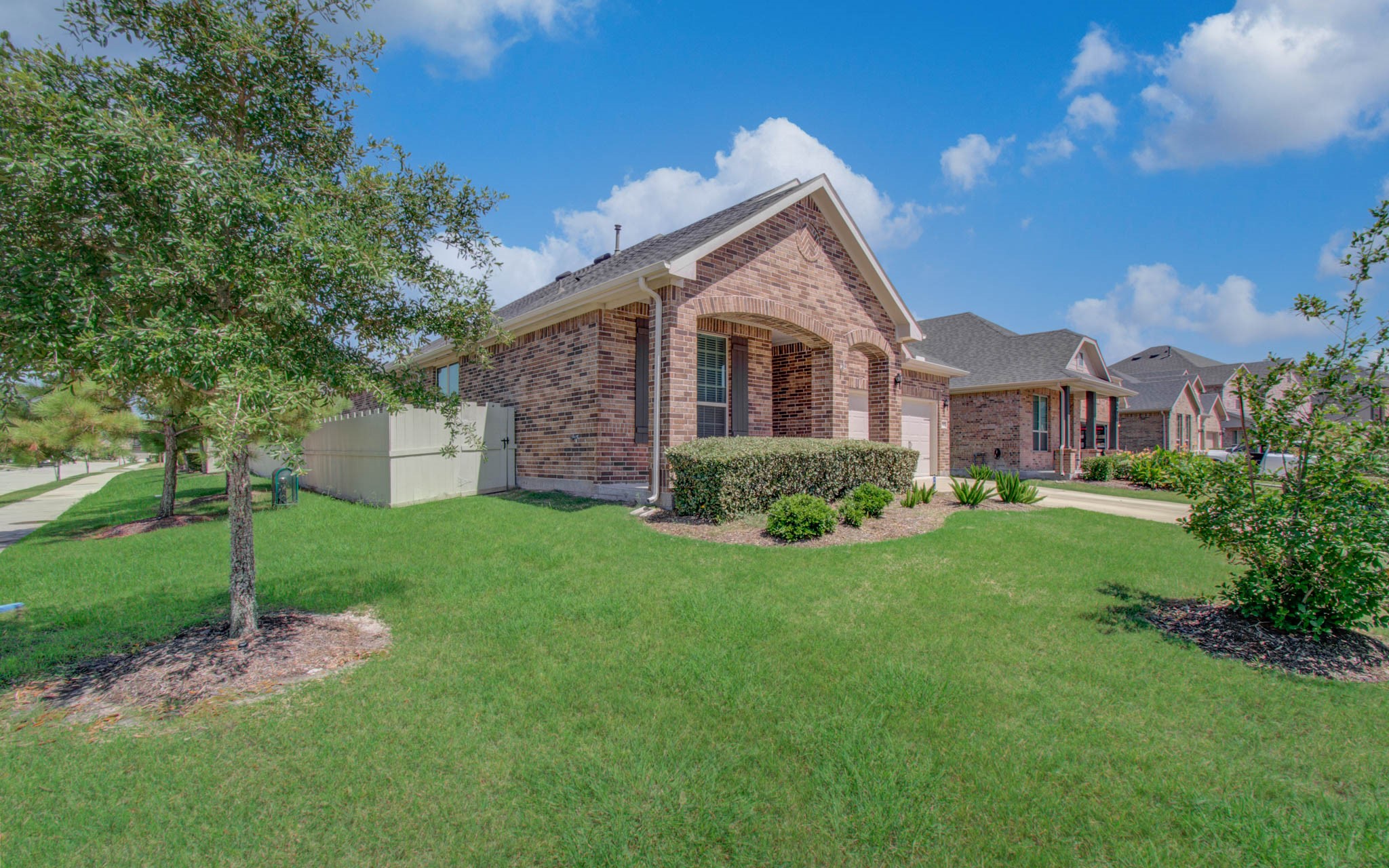 10442 Eastern Bluestar Drive Property Photo 4