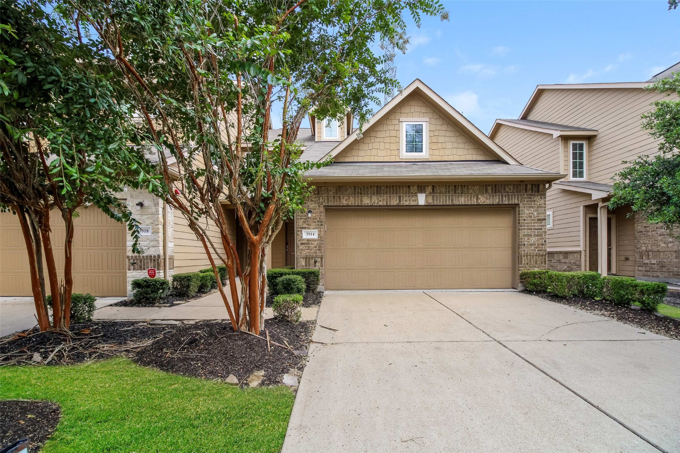3914 Calgary Circle Property Photo 1