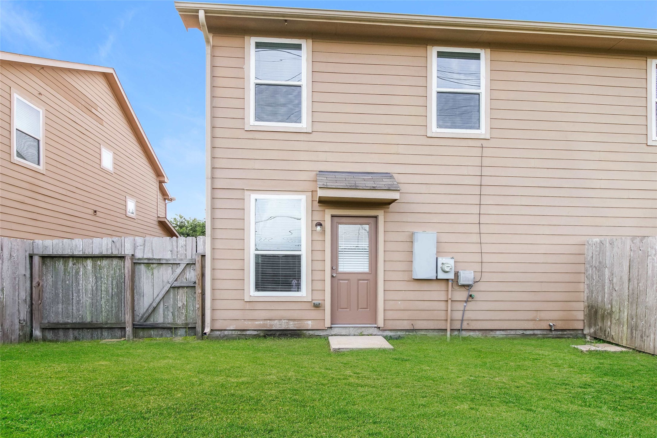3914 Calgary Circle Property Photo 2