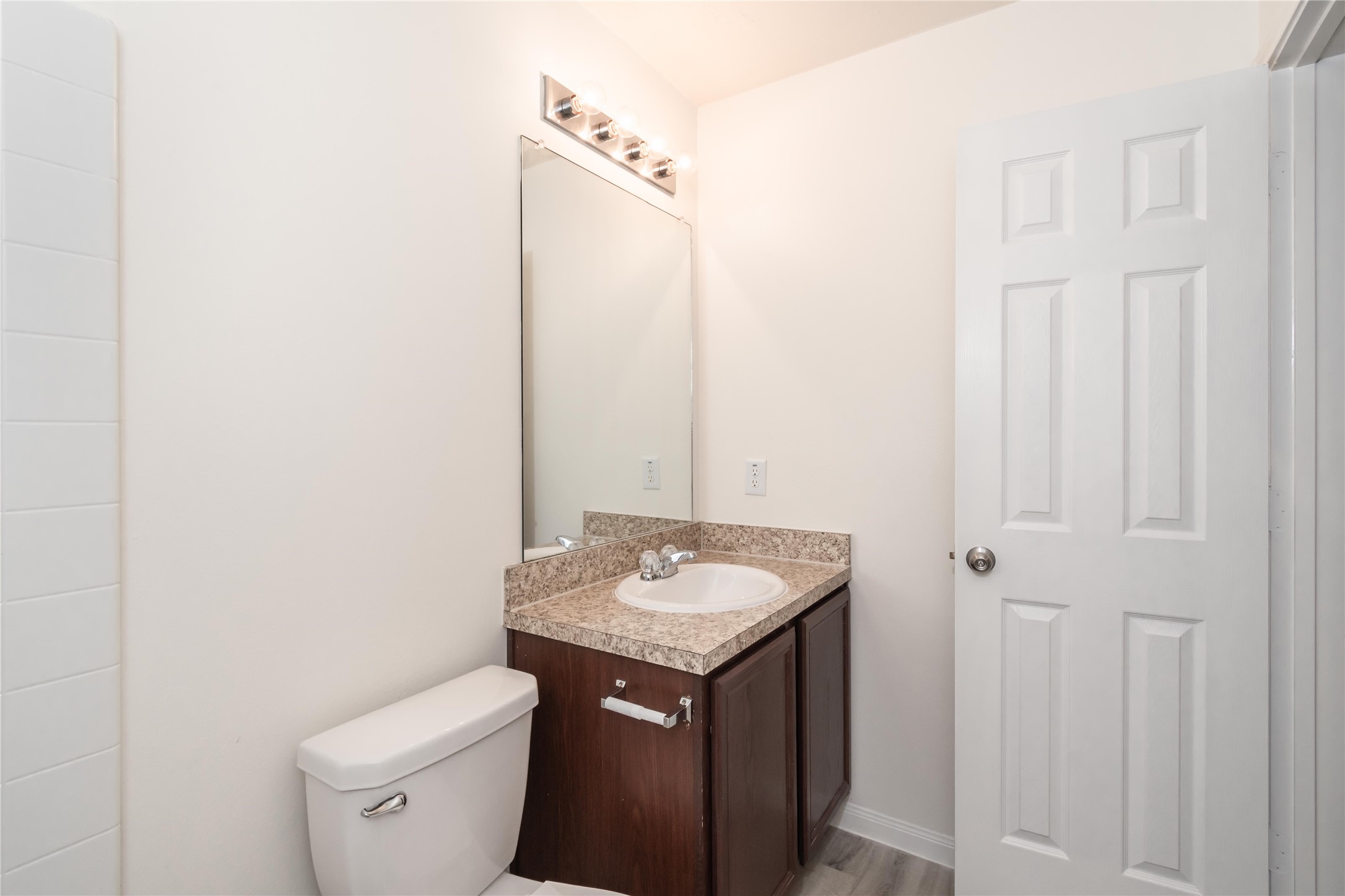 3914 Calgary Circle Property Photo 10