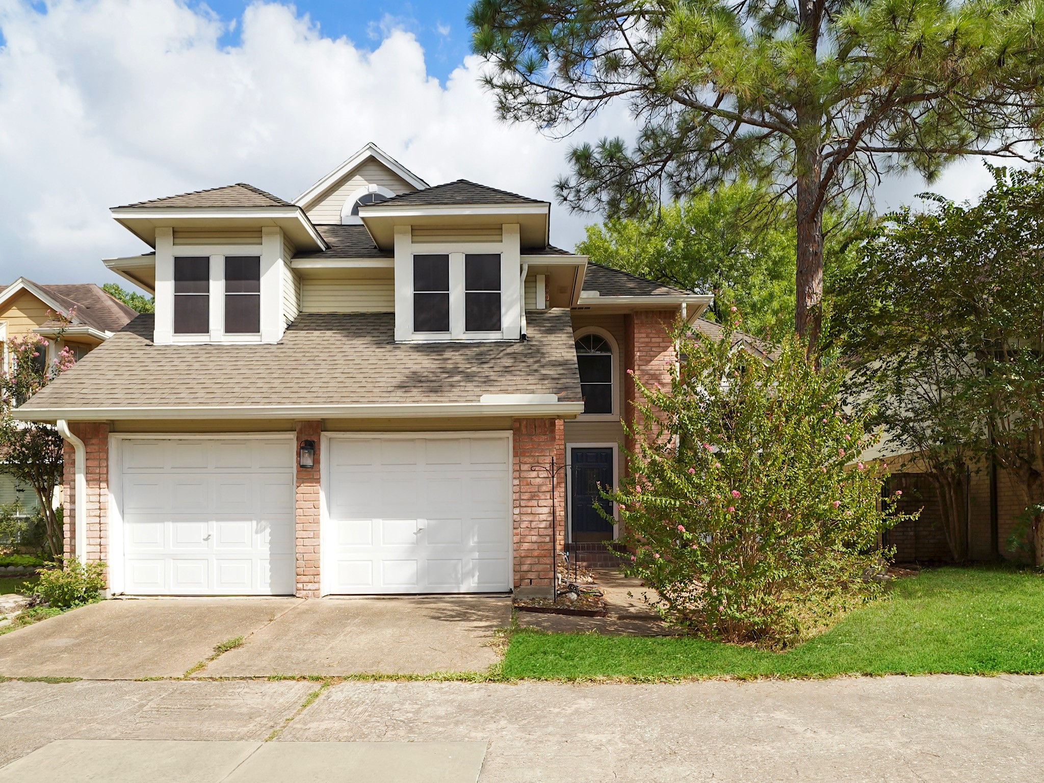 1607 Beaconshire Road Property Photo 2
