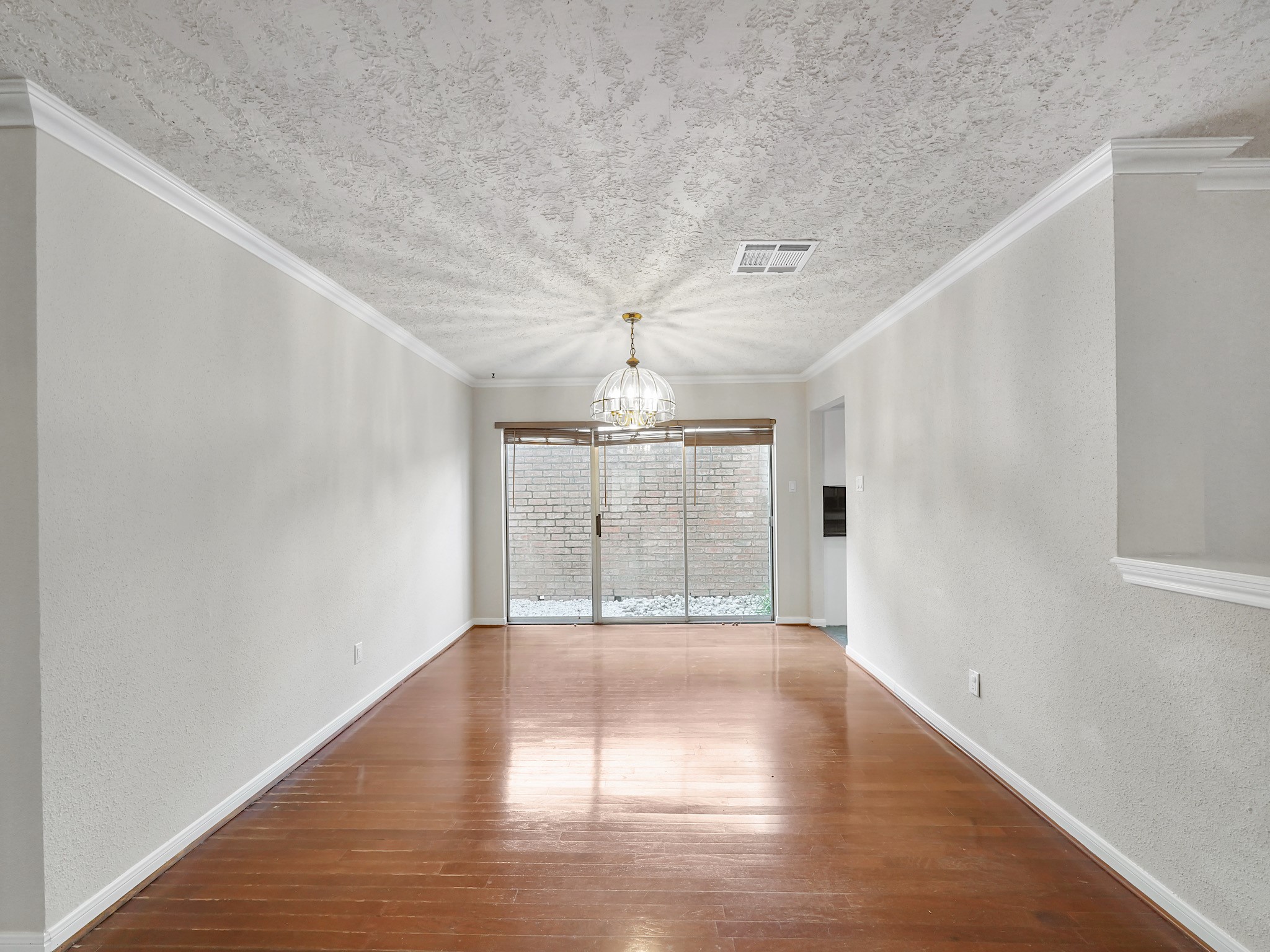 1607 Beaconshire Road Property Photo 5