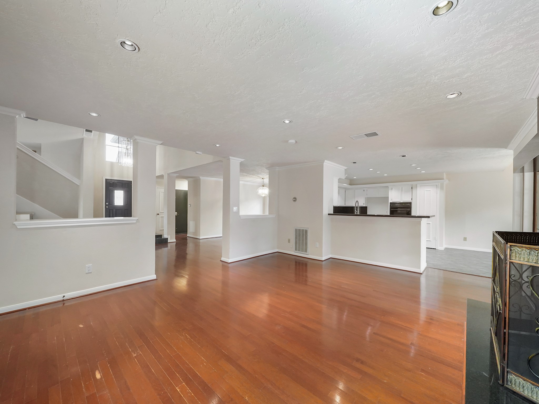 1607 Beaconshire Road Property Photo 7