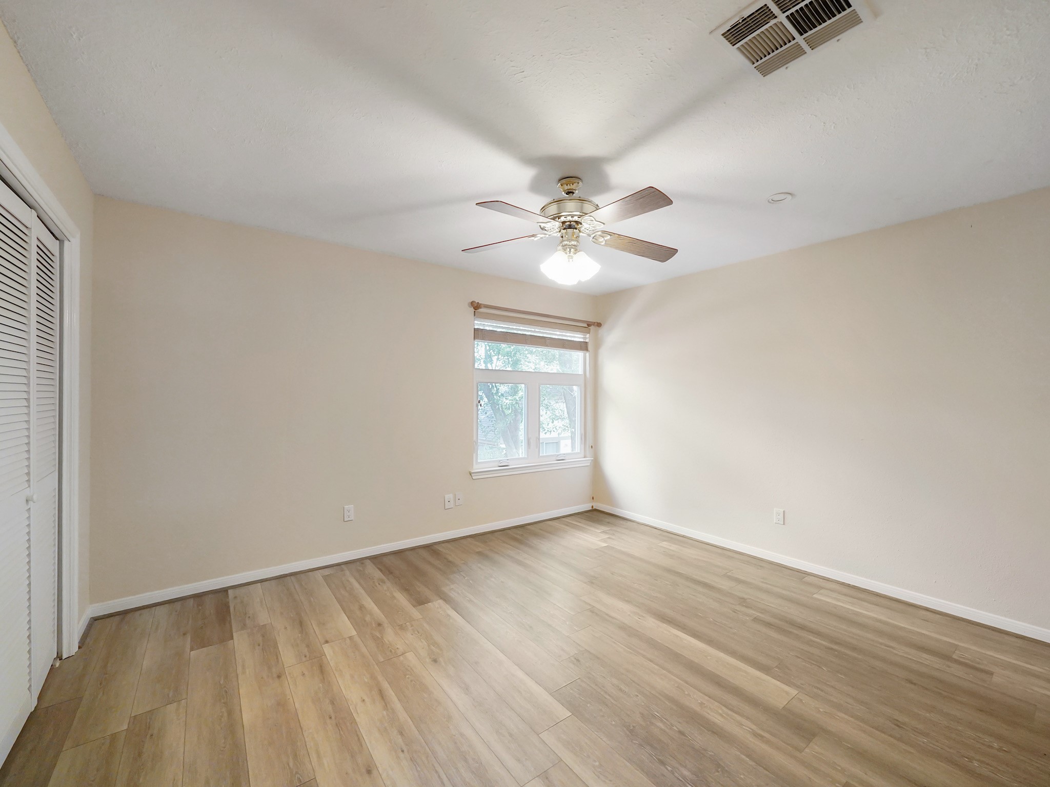 1607 Beaconshire Road Property Photo 15