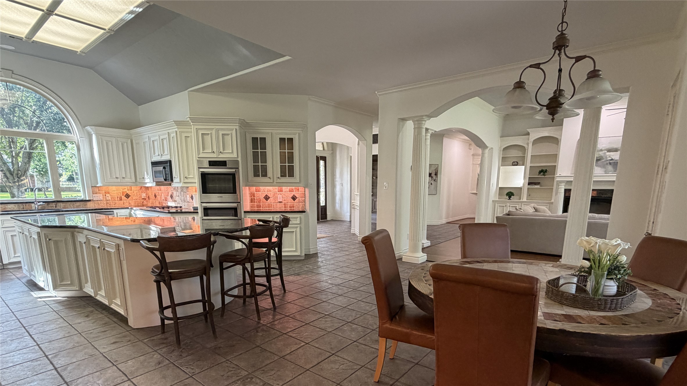 8615 Haven Woods Way Property Photo 3