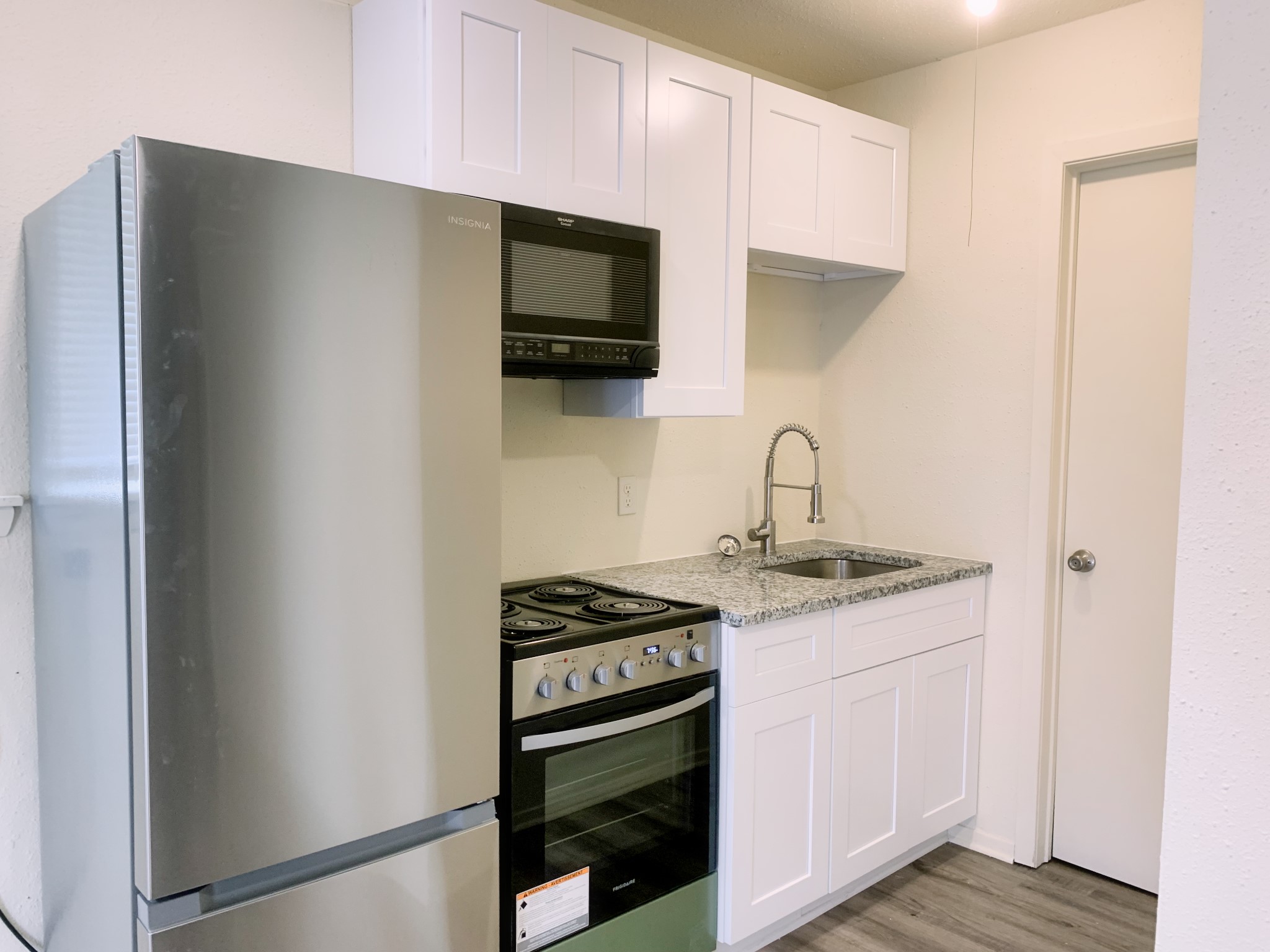 9607 Eday Drive A Property Photo 3