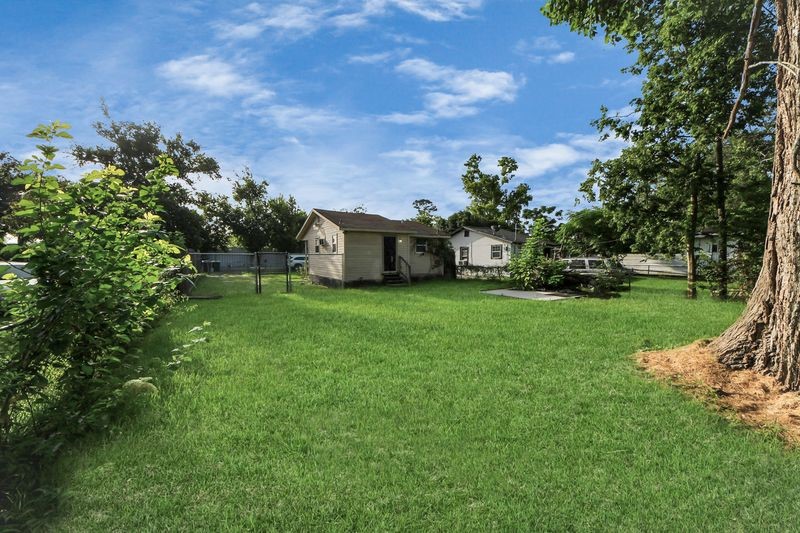 6821 Haight Street Property Photo 8