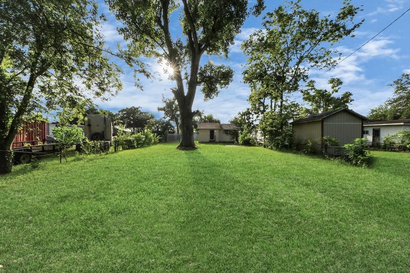 6821 Haight Street Property Photo 9