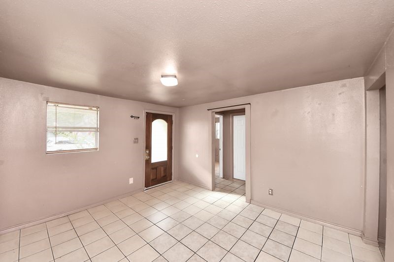 6821 Haight Street Property Photo 18