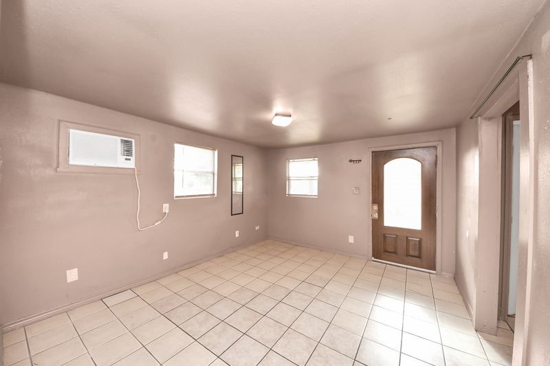 6821 Haight Street Property Photo 19