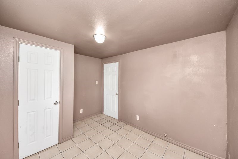 6821 Haight Street Property Photo 31