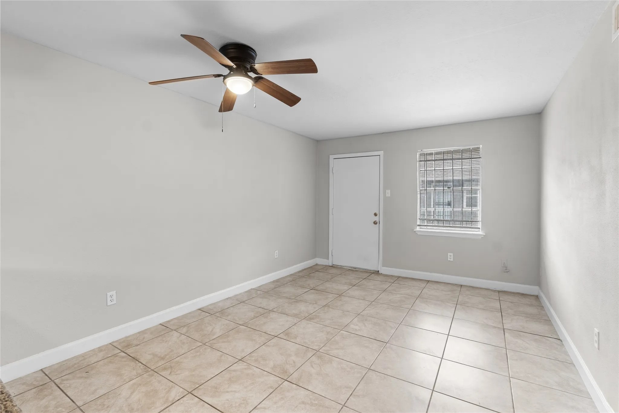 2819 Berry Street 4 Property Photo 2