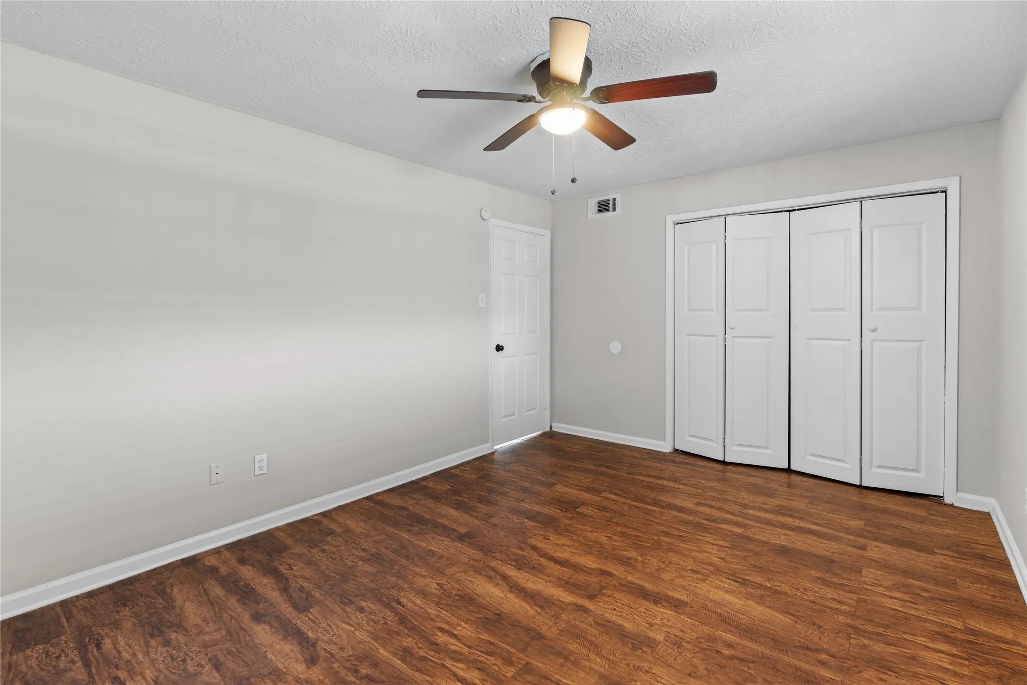 2819 Berry Street 4 Property Photo 6