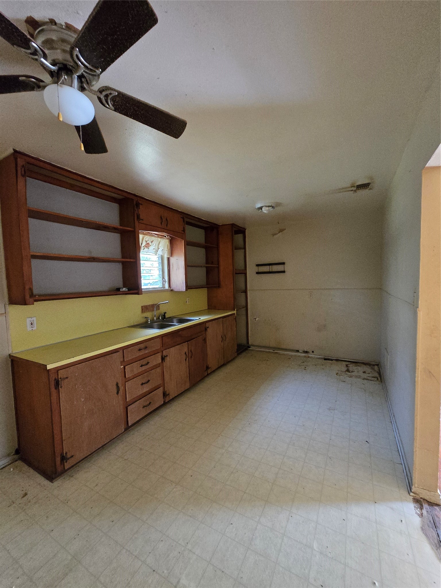 2611 1st St Property Photo 6