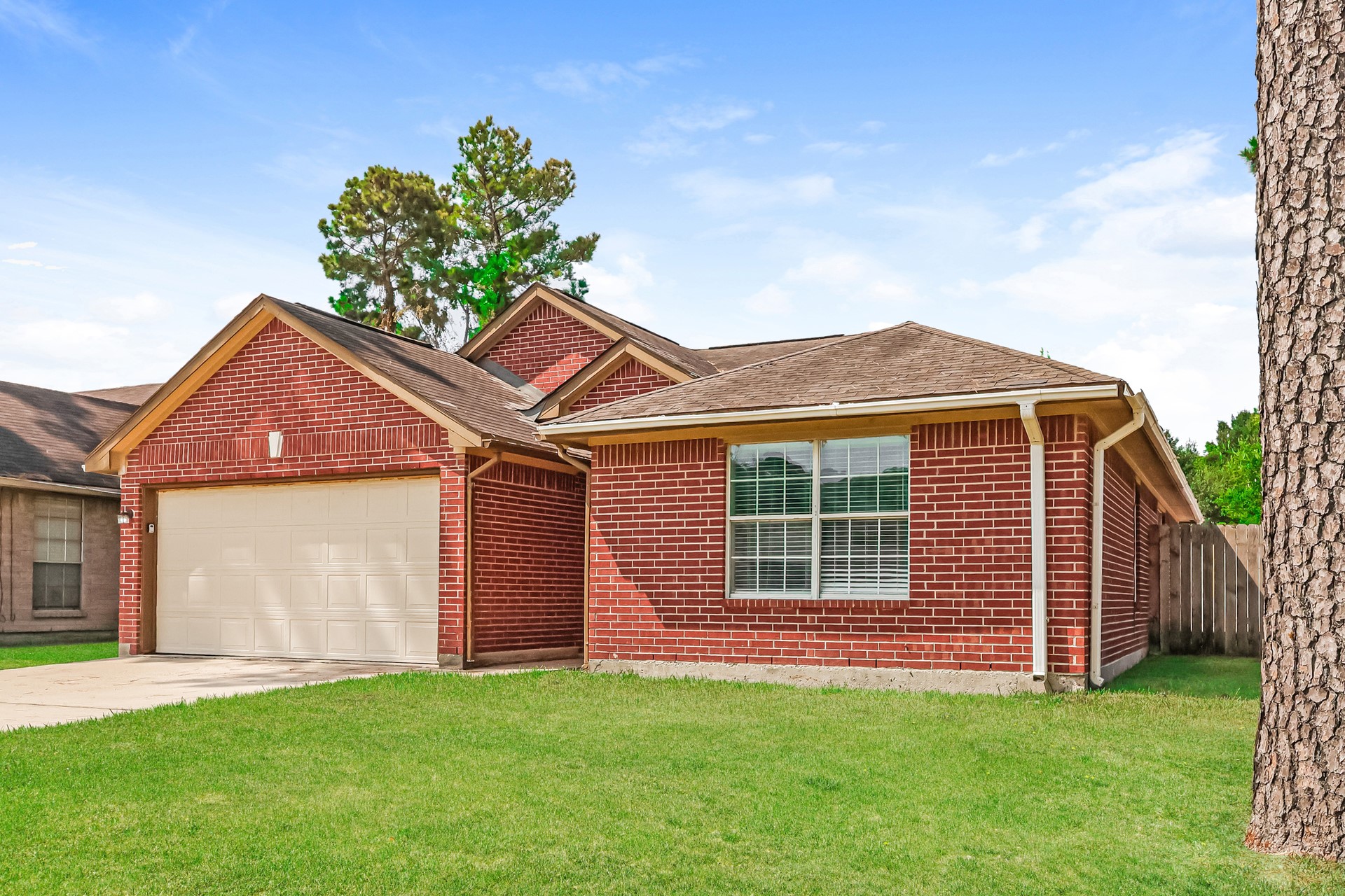 23015 Banquo Drive Property Photo 2