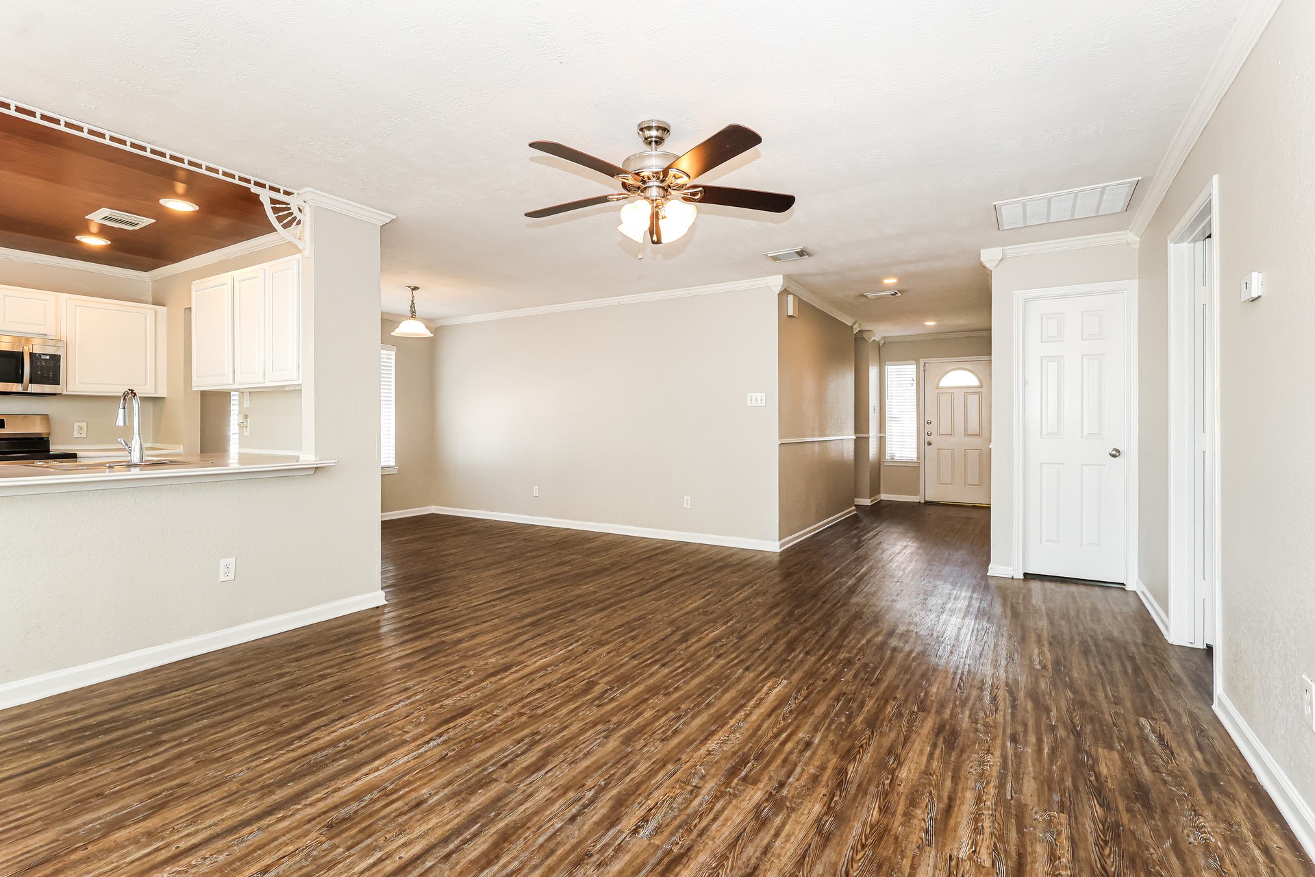 23015 Banquo Drive Property Photo 3