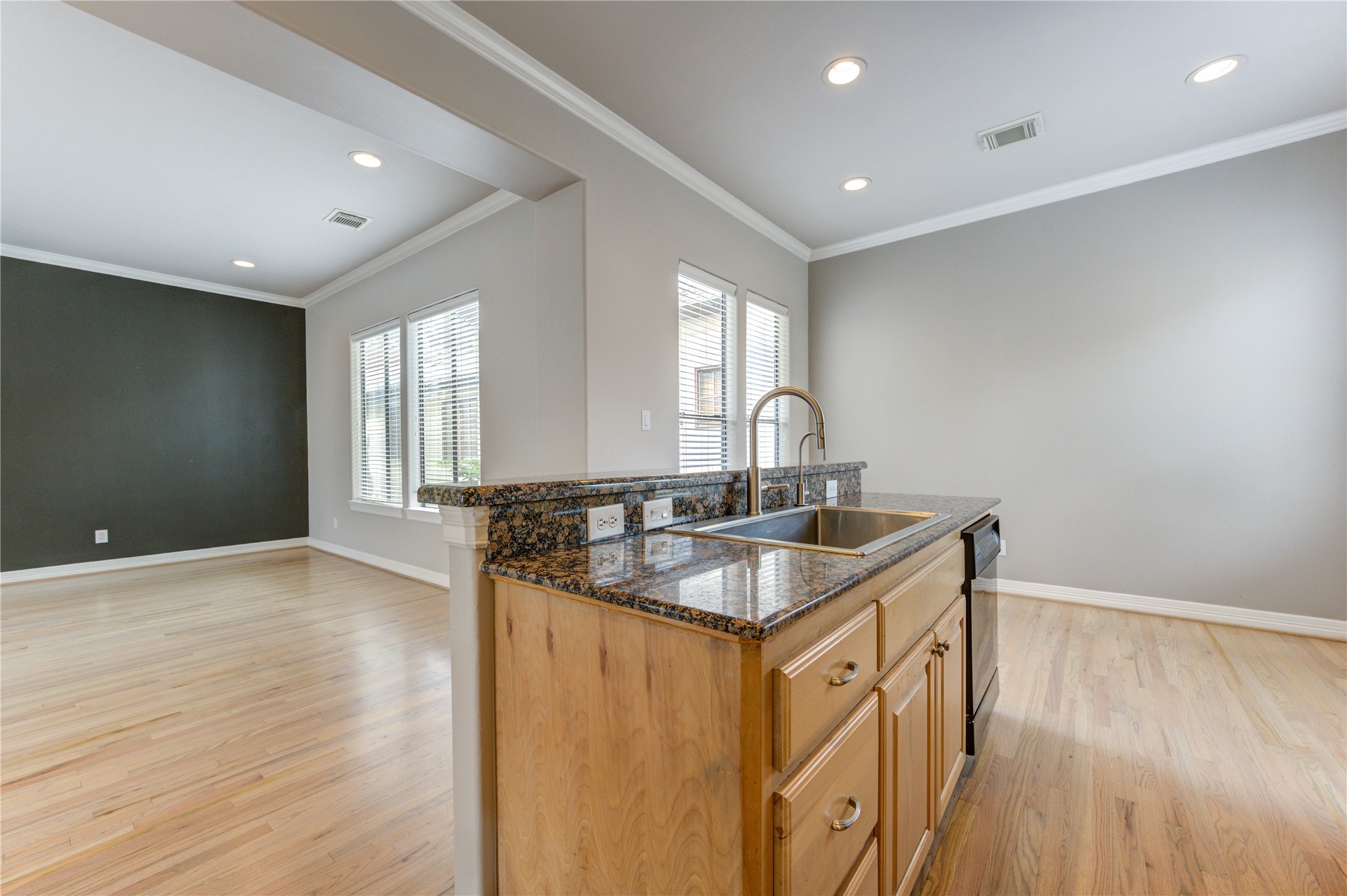 1433 Utah Street Property Photo 12