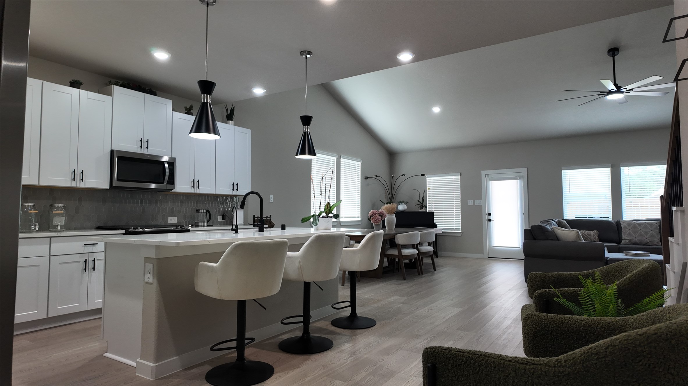 1578 King Ranch Road Property Photo 4