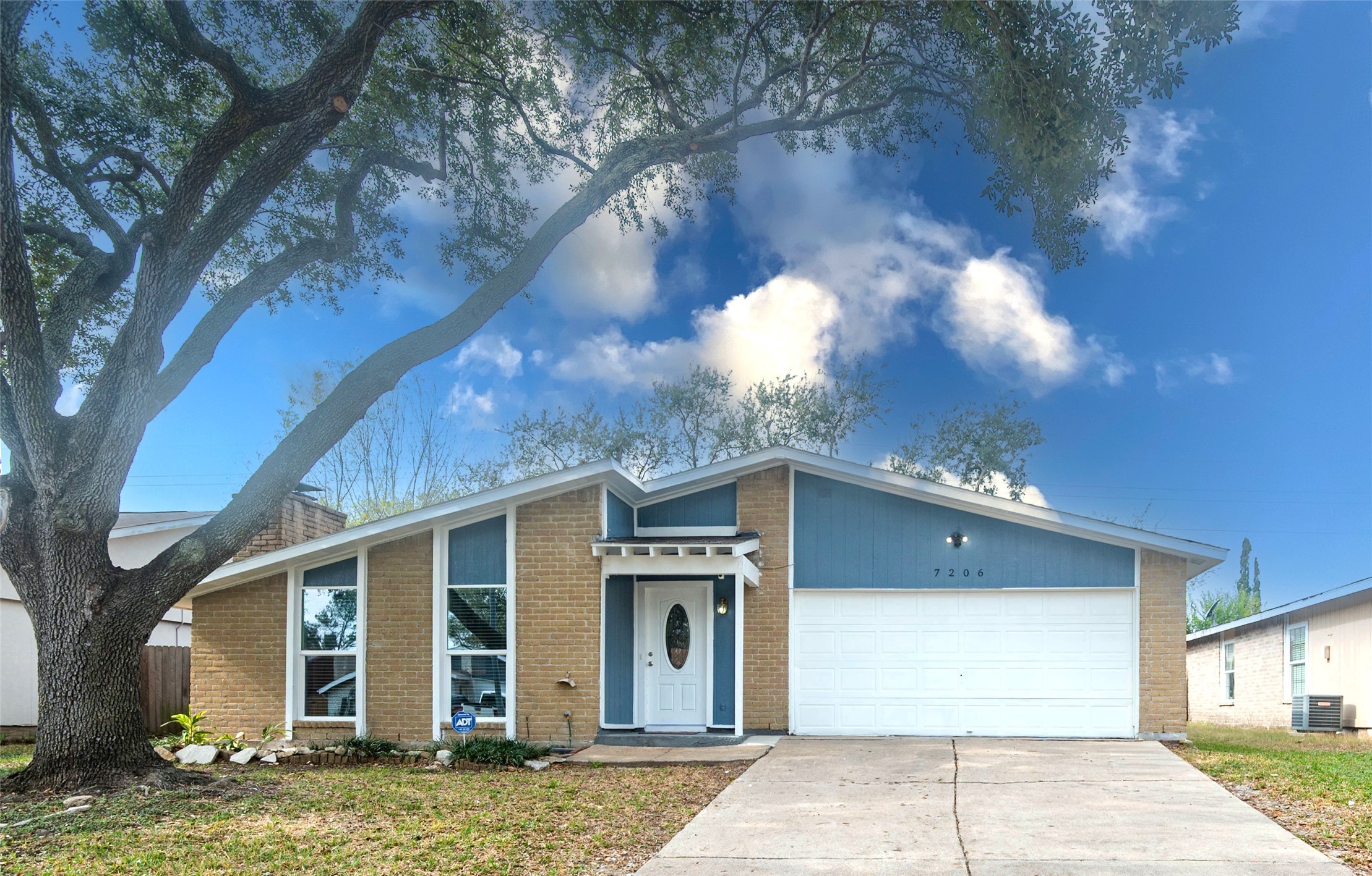 7206 La Granada Drive Property Photo 1