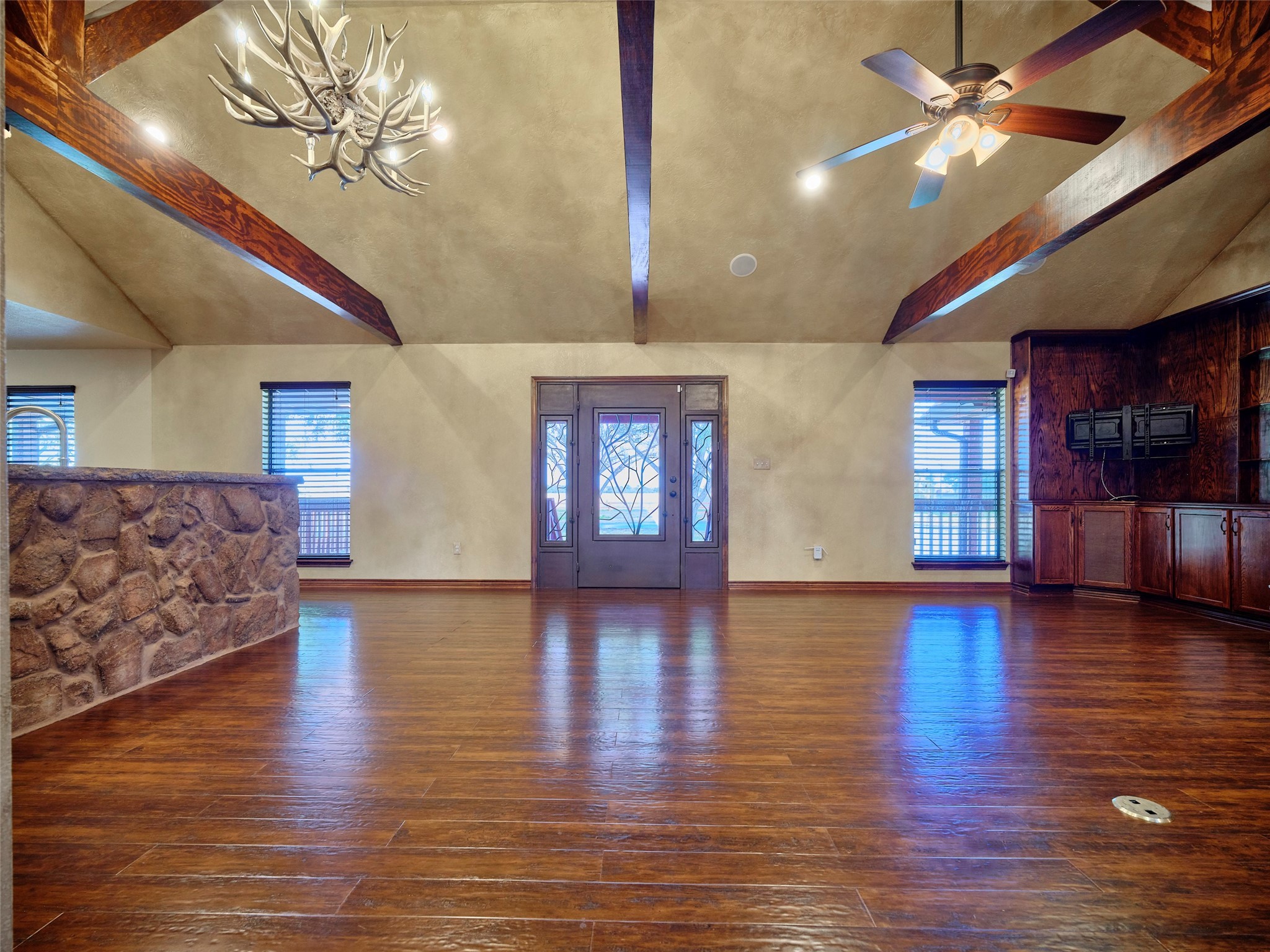 5140 Baker Road Property Photo 9