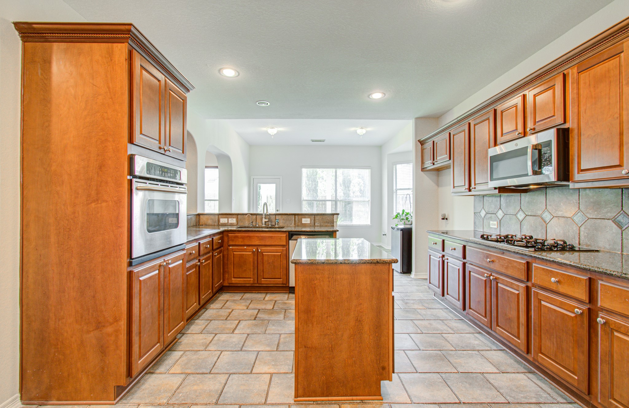 13919 Charterhouse Way Property Photo 12
