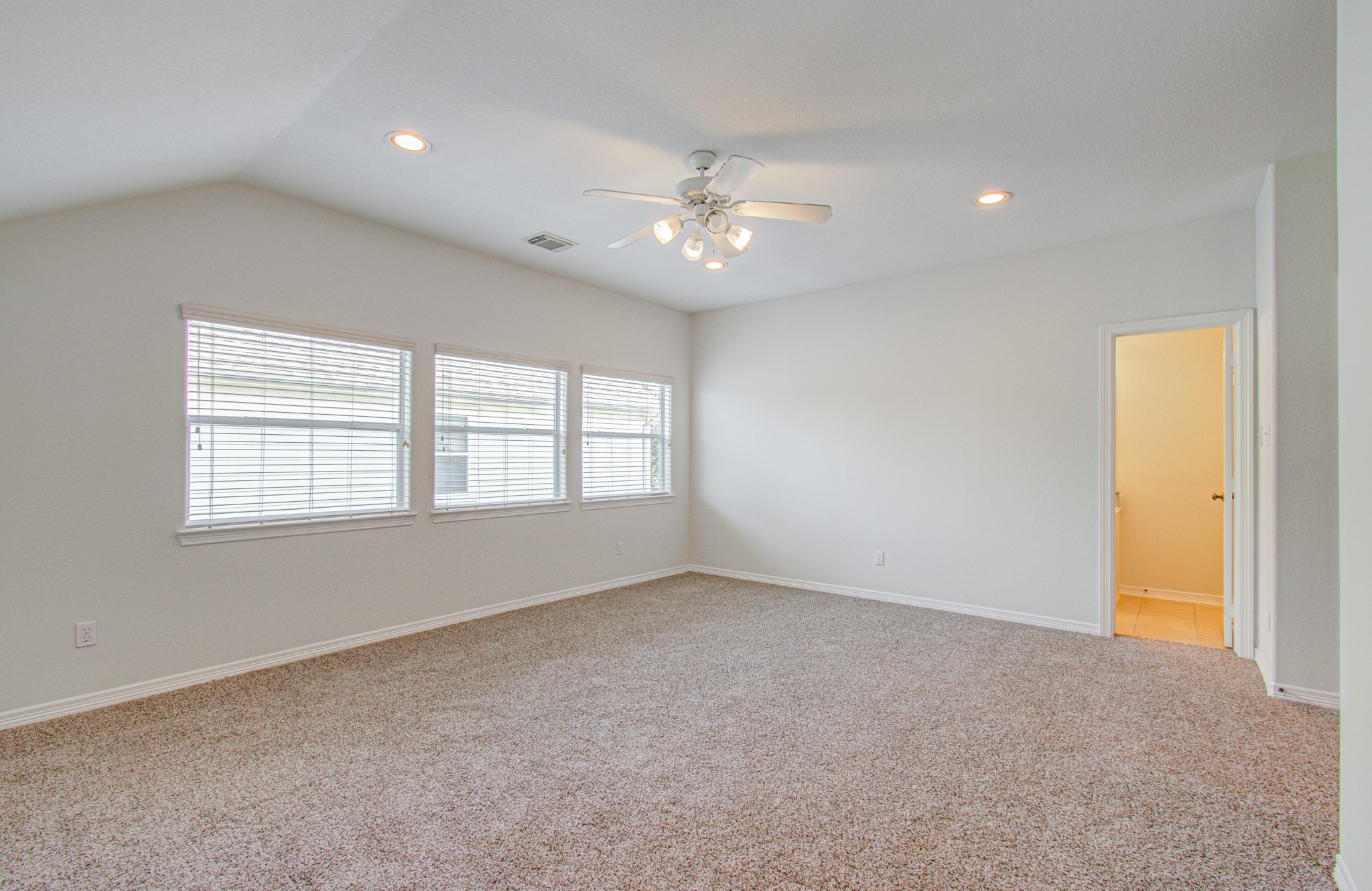 13919 Charterhouse Way Property Photo 26
