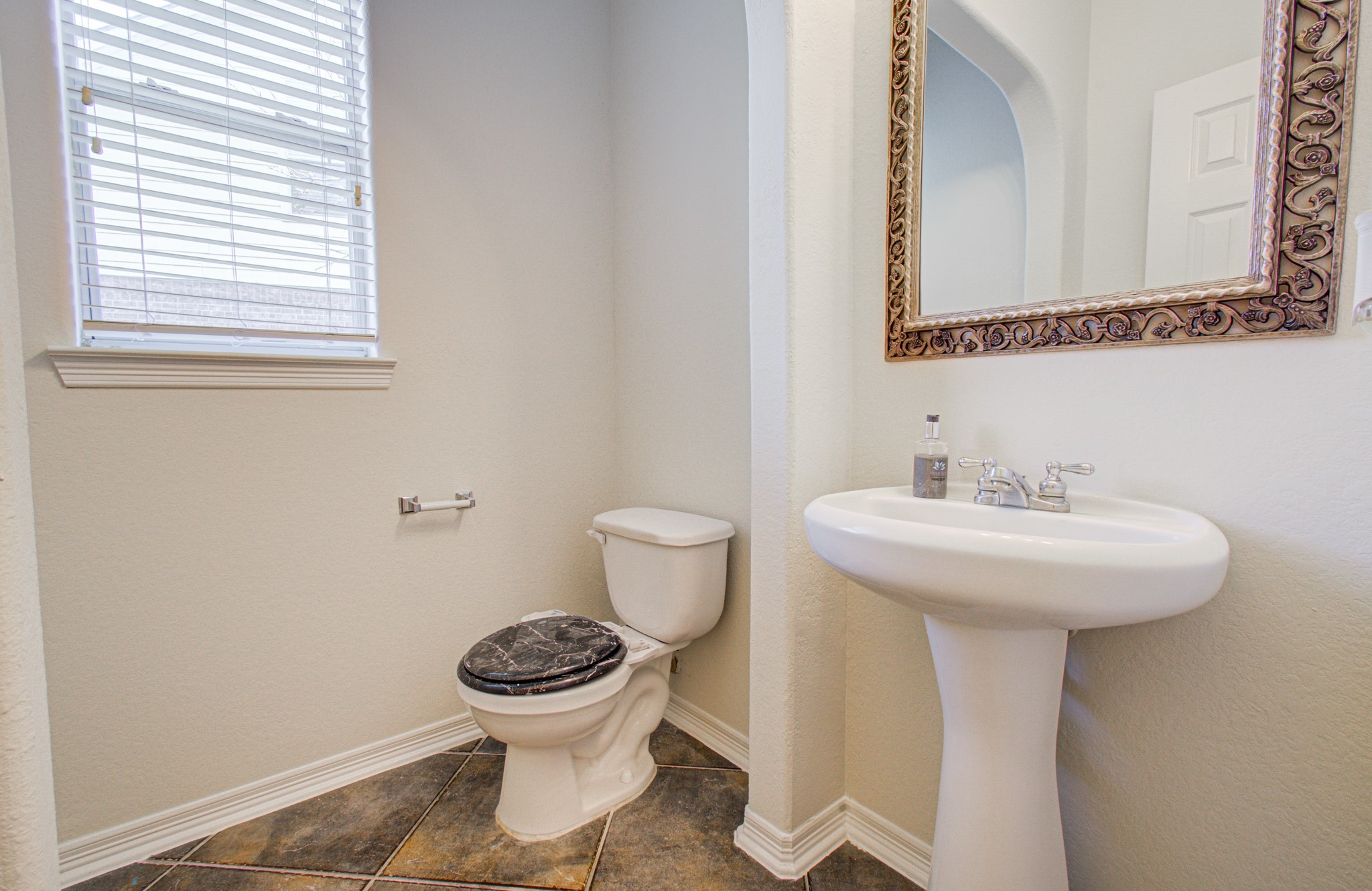 13919 Charterhouse Way Property Photo 38