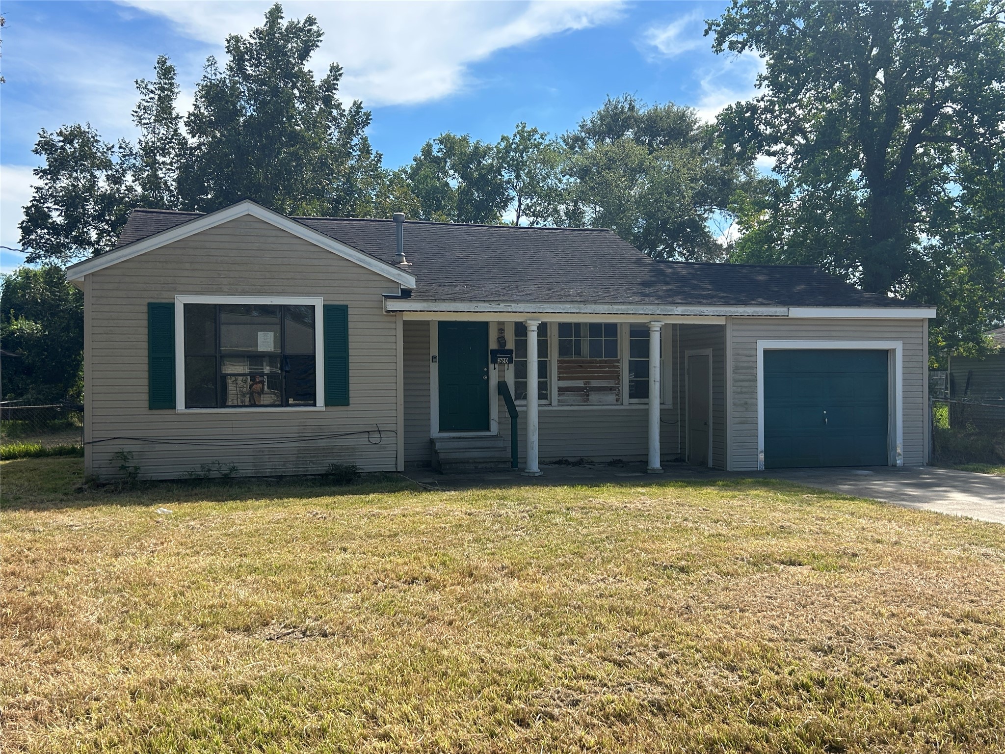 220 Charles Avenue Property Photo 1