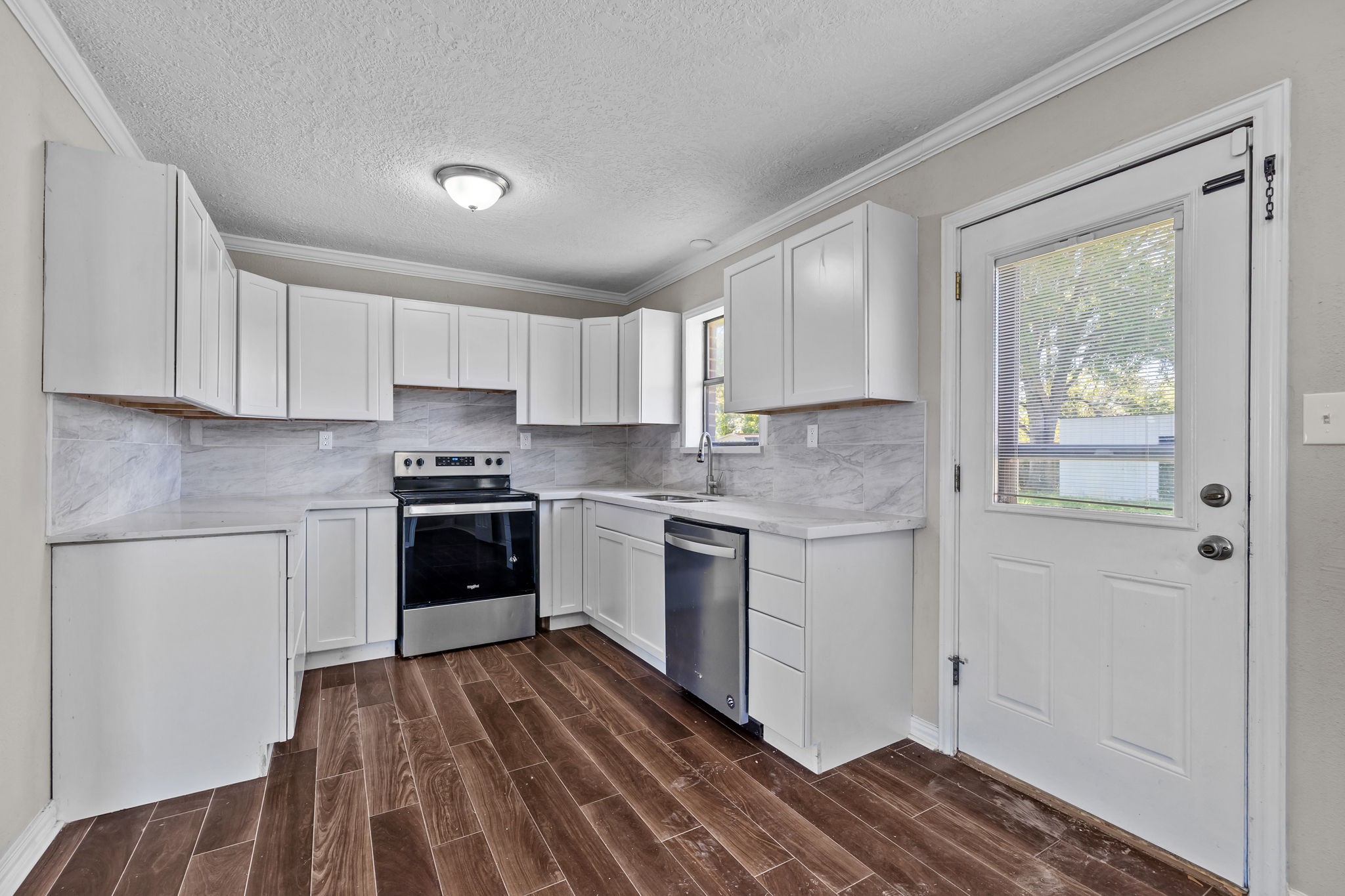 1706 Avenue A Property Photo 12