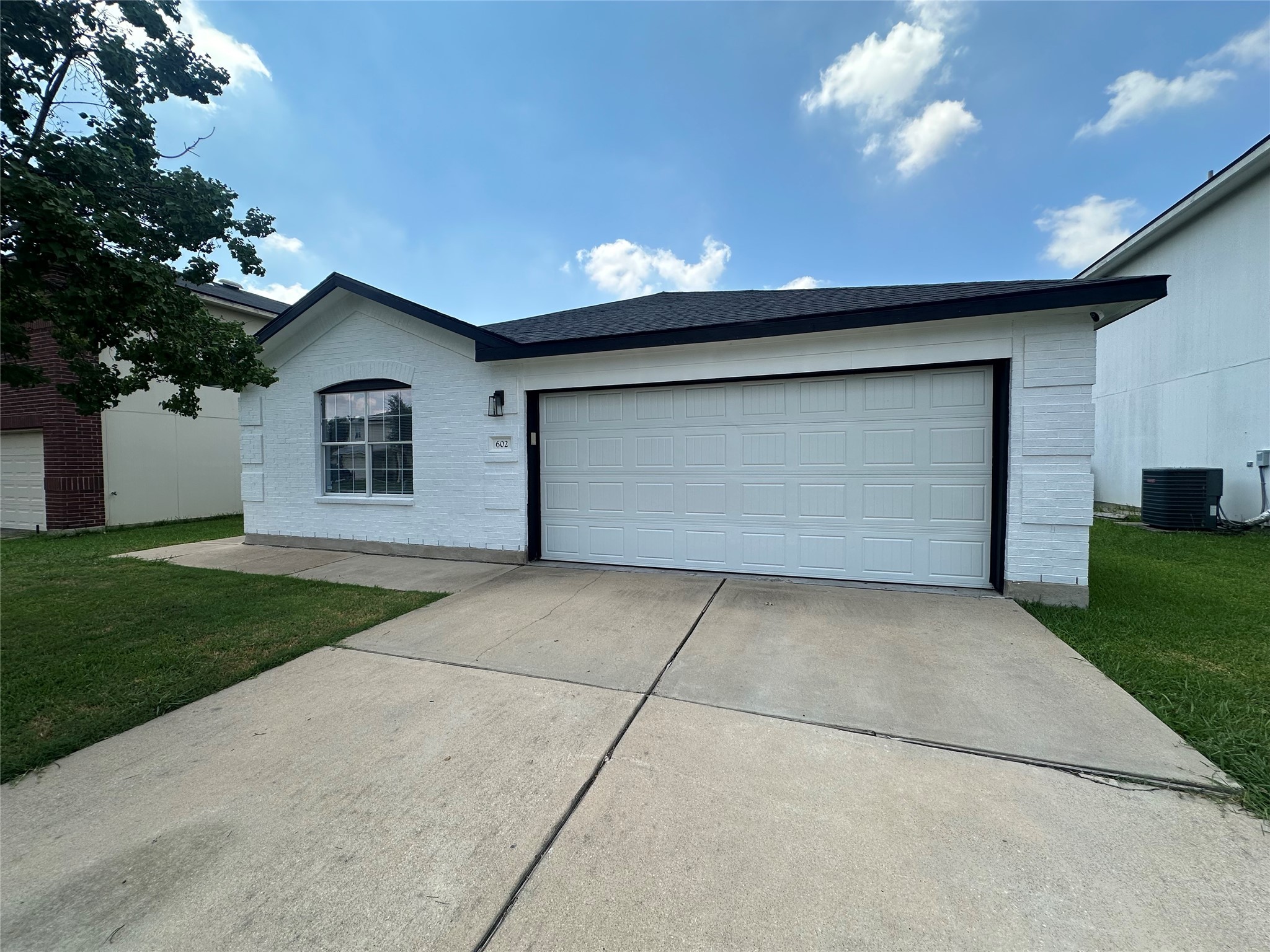 602 Lavaca Loop Property Photo 1