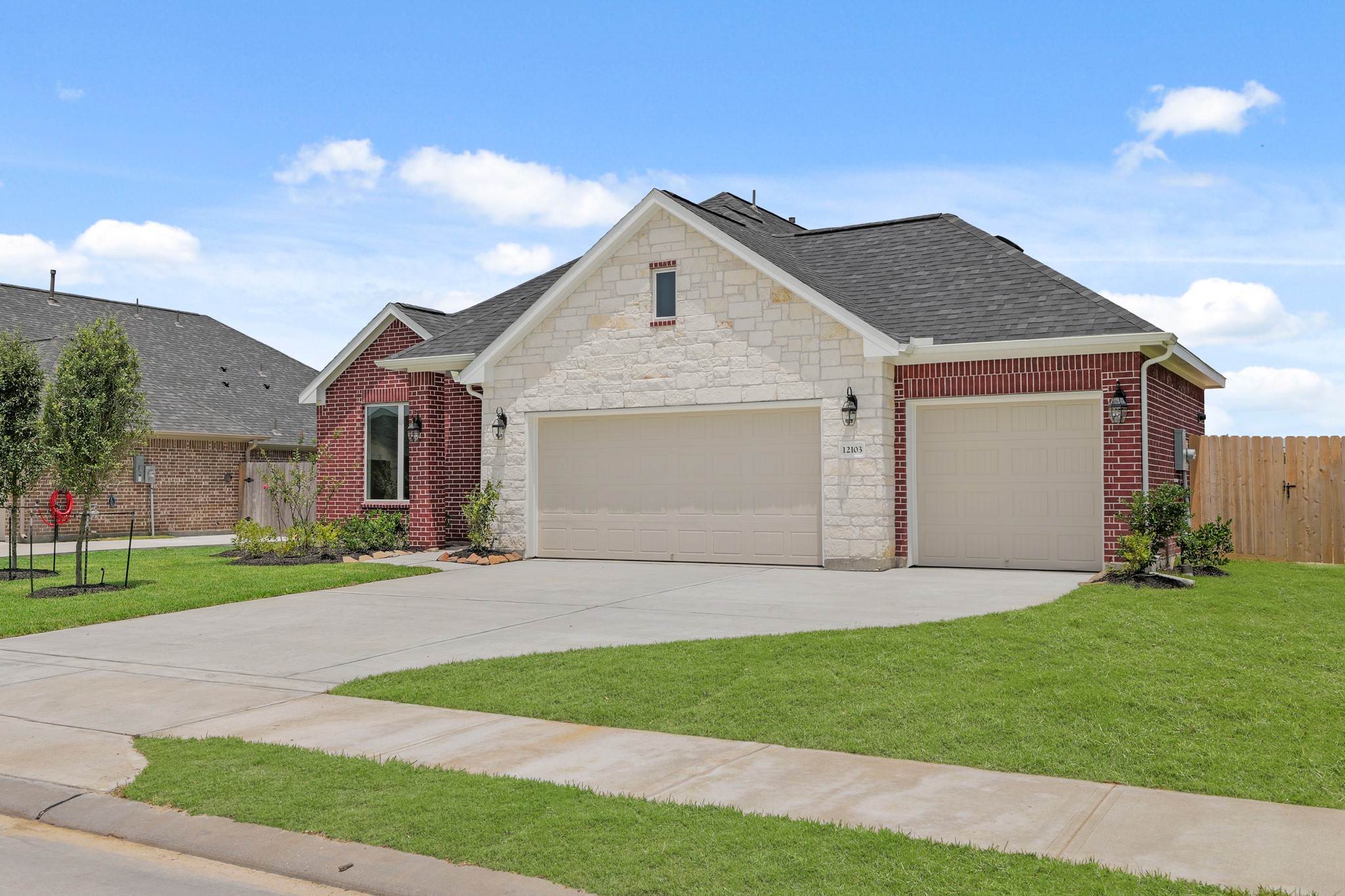 12103 Champions Forest Property Photo 1