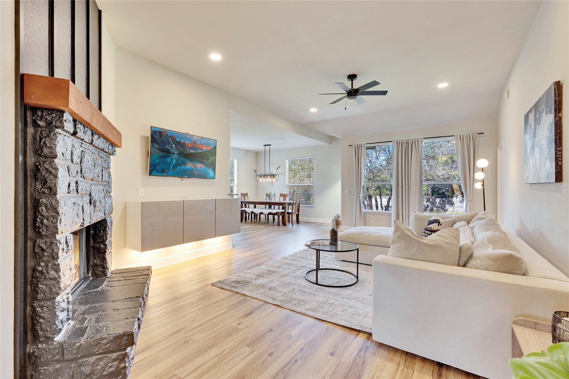 405 Alva Drive Property Photo