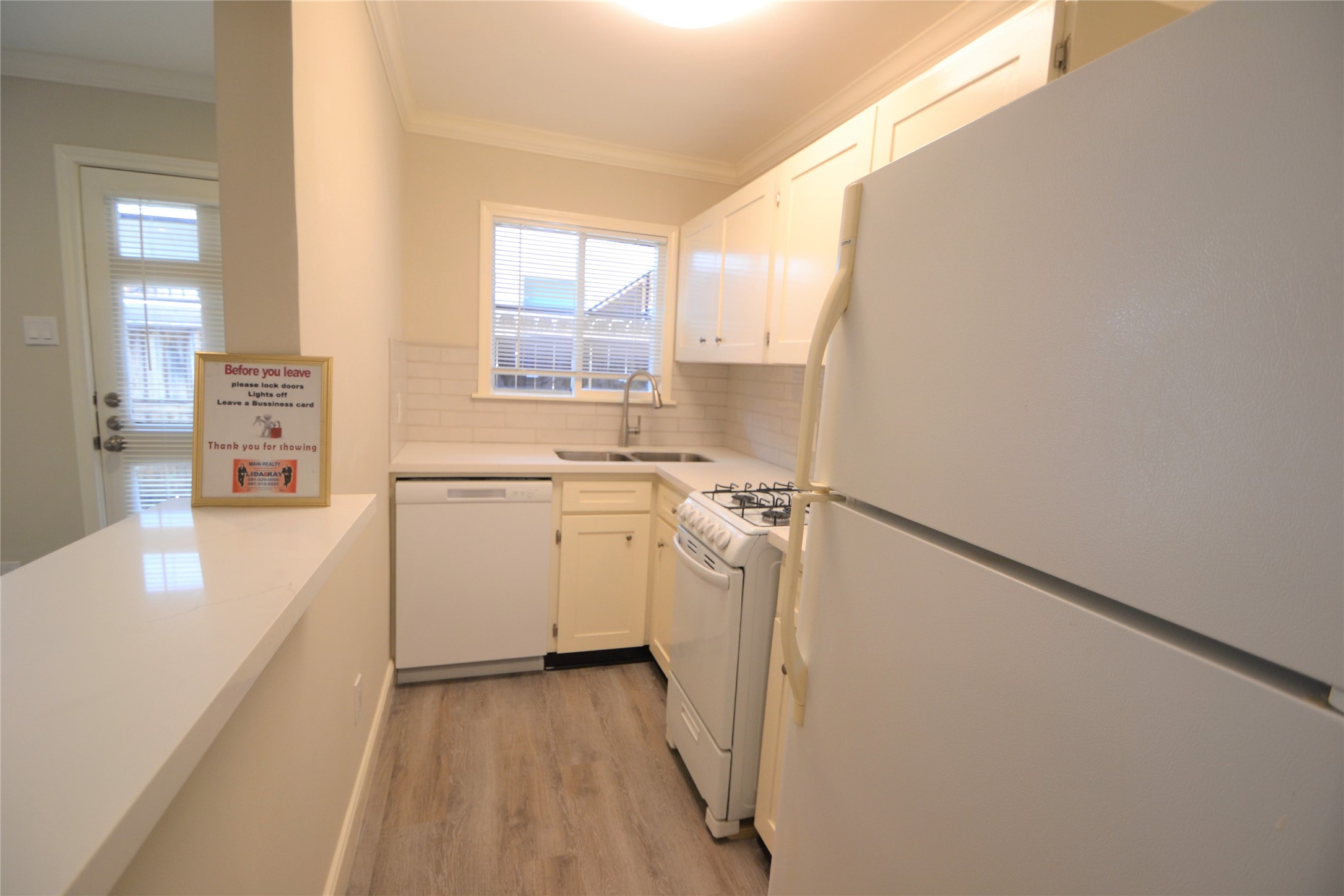 2414 Morse Street 6 Property Photo 25