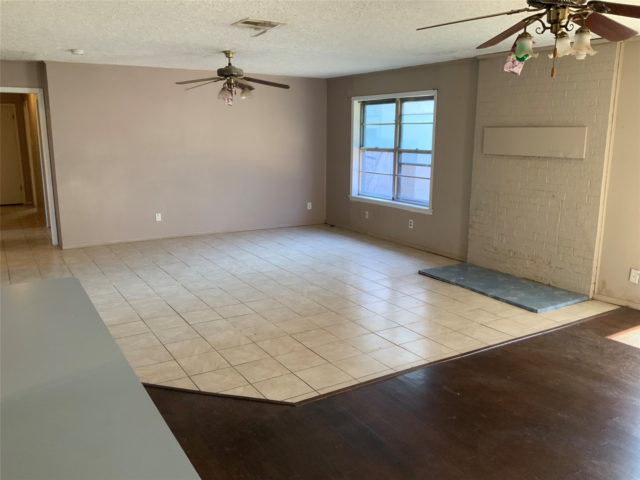 301 Travis Street Property Photo 13