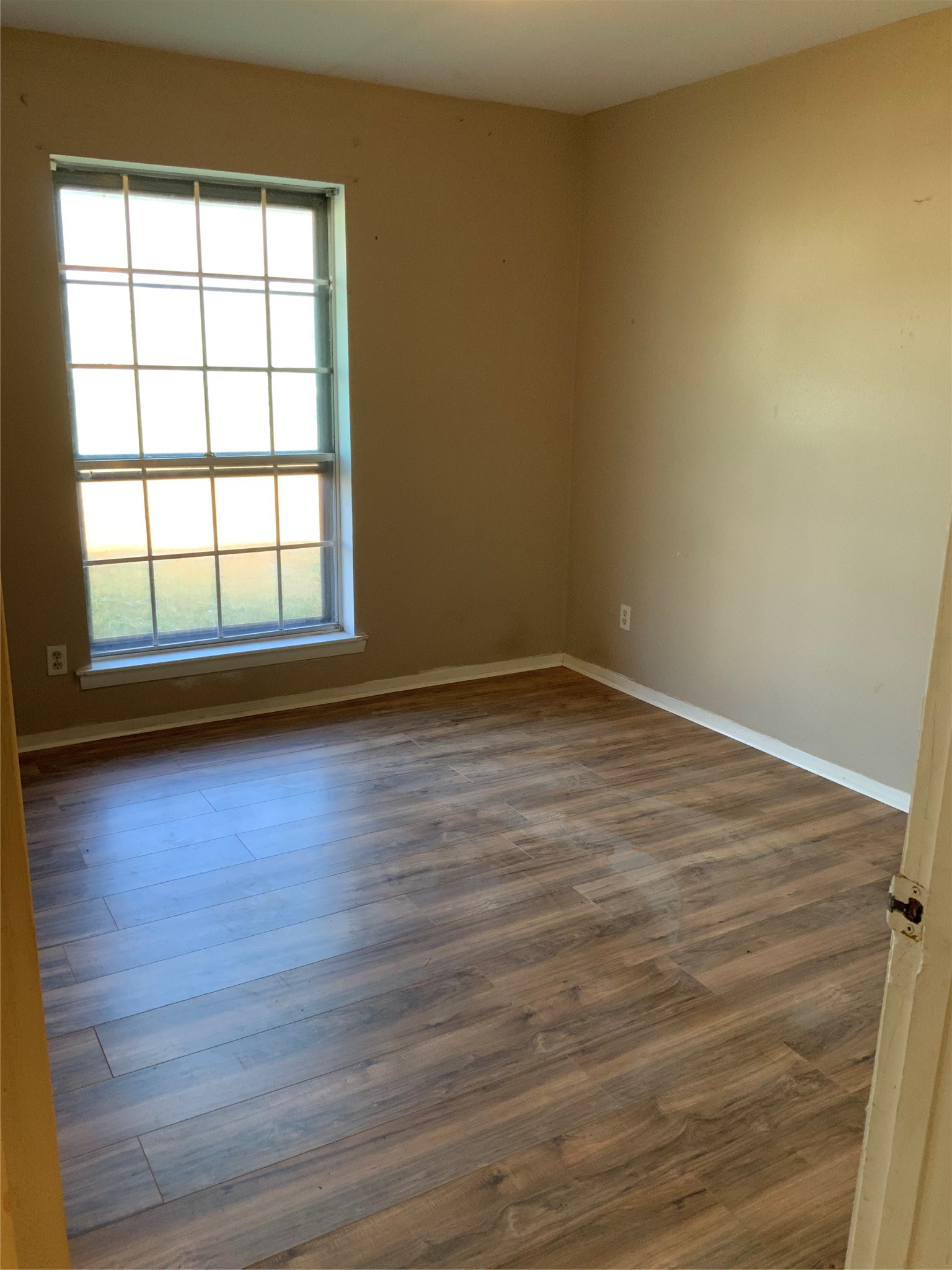 301 Travis Street Property Photo 23