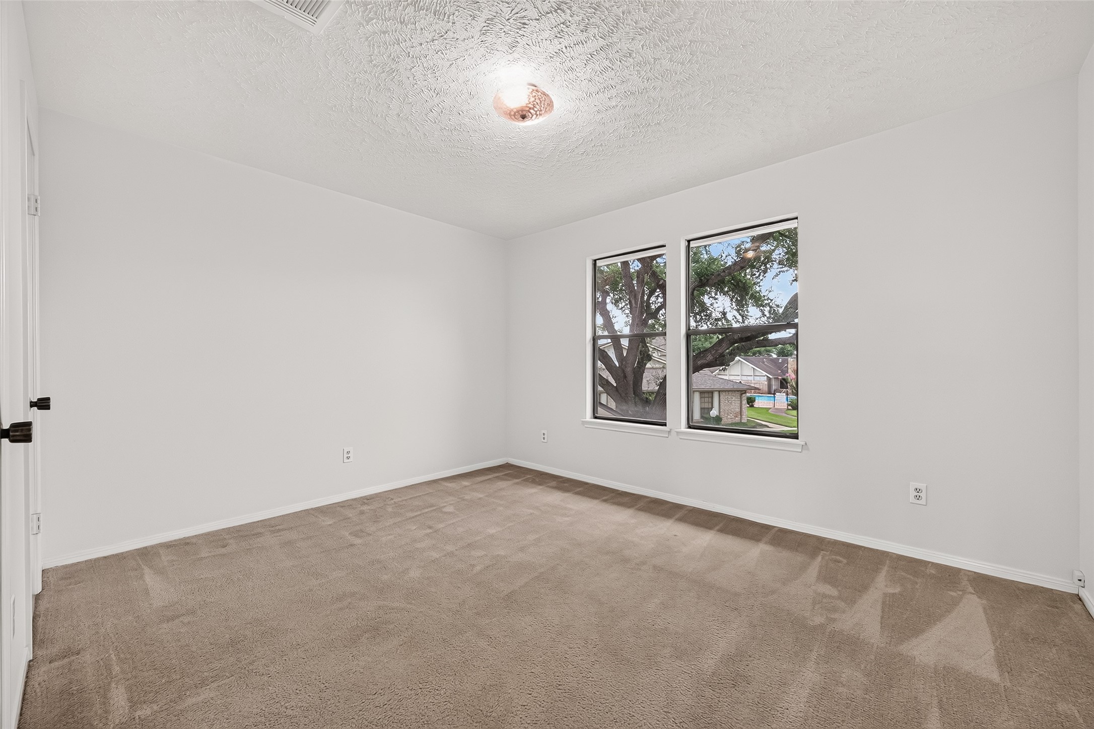 48 T Huxley Lane Property Photo 38