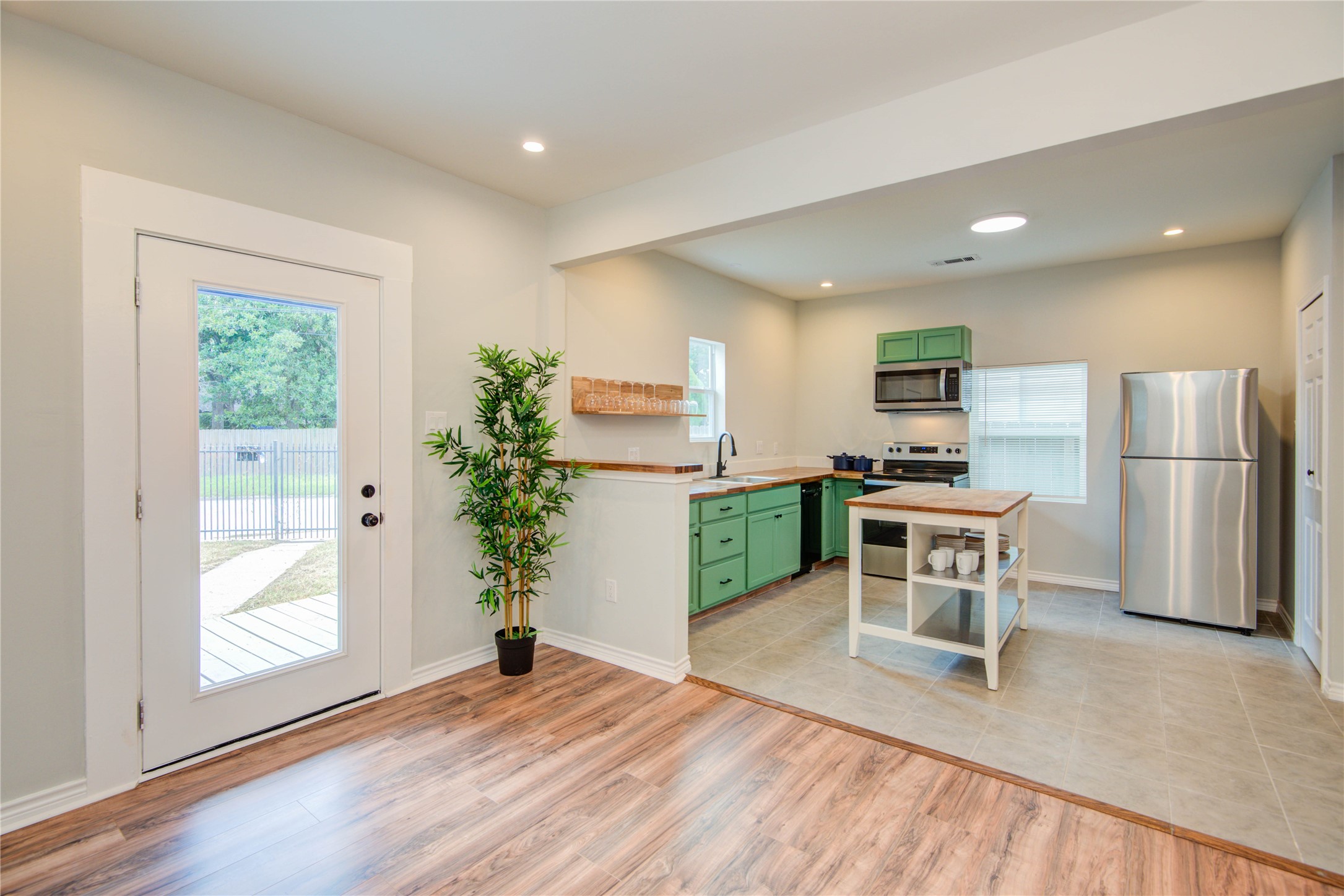 2712 Link Road Property Photo 7
