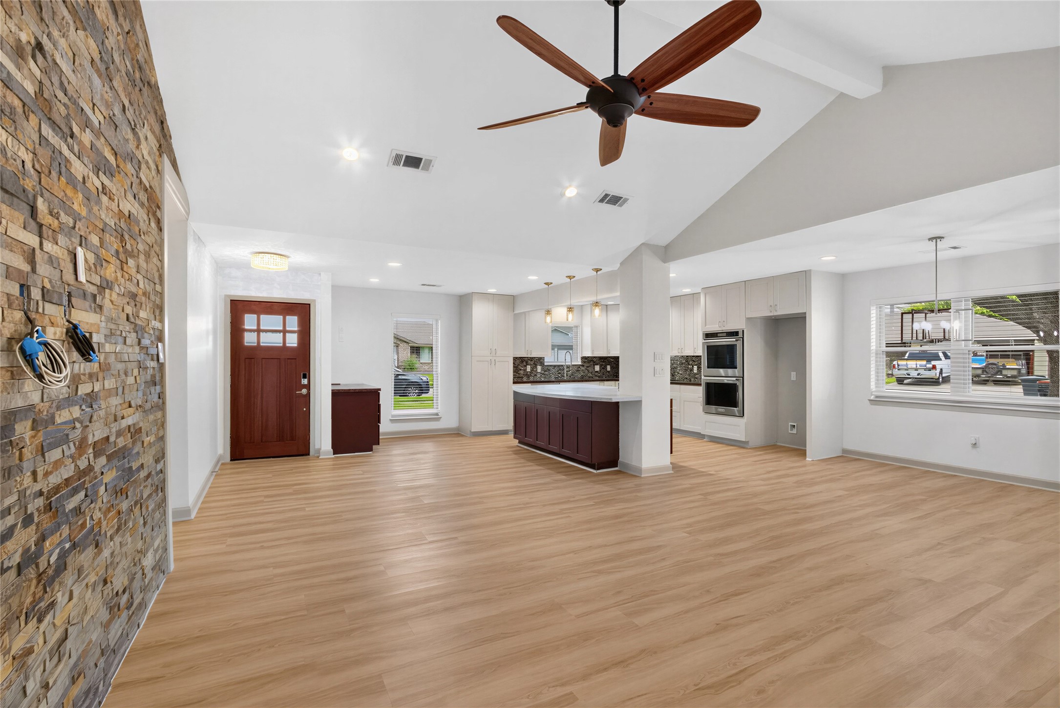 3208 Woodstone Drive Property Photo 6