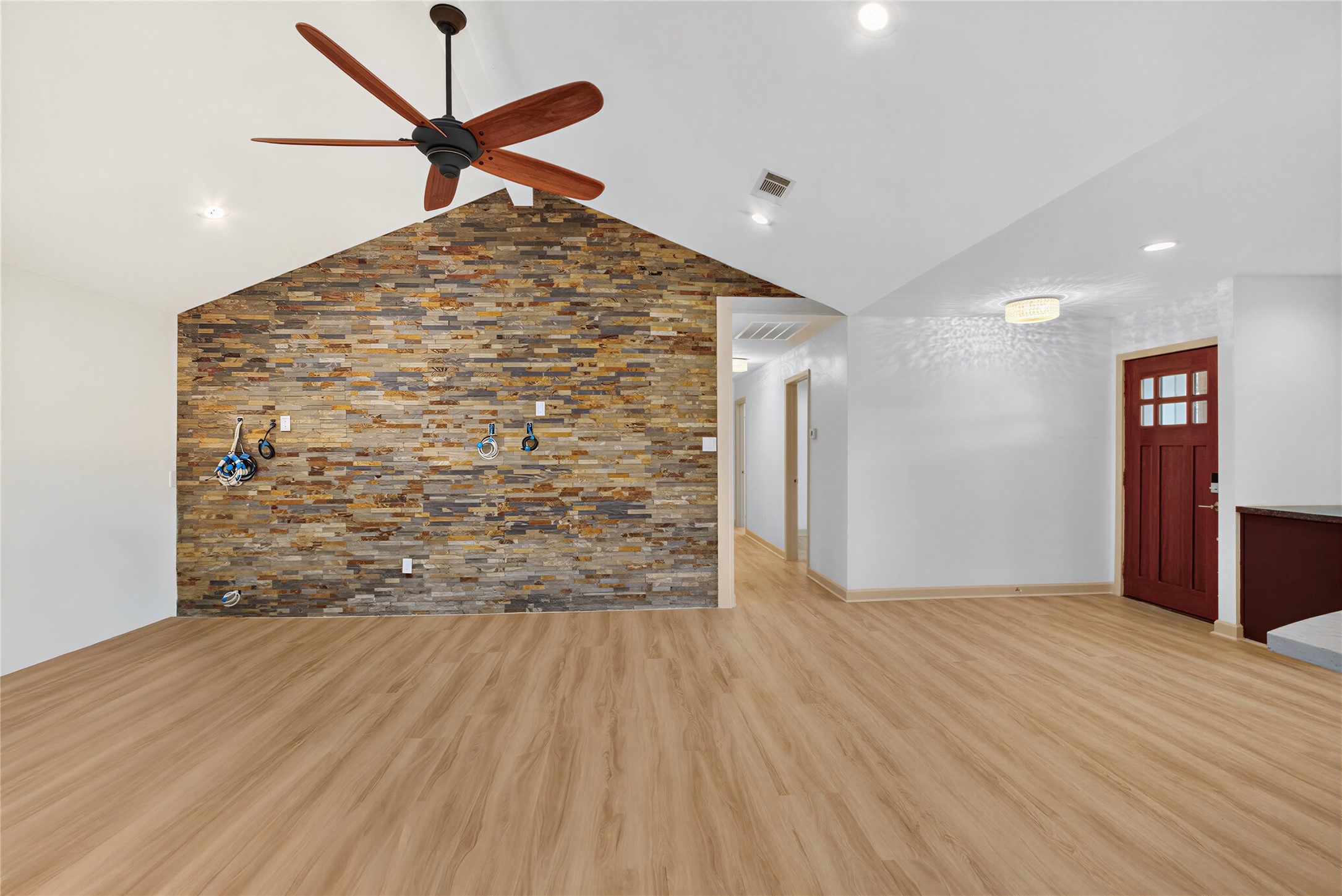 3208 Woodstone Drive Property Photo 8