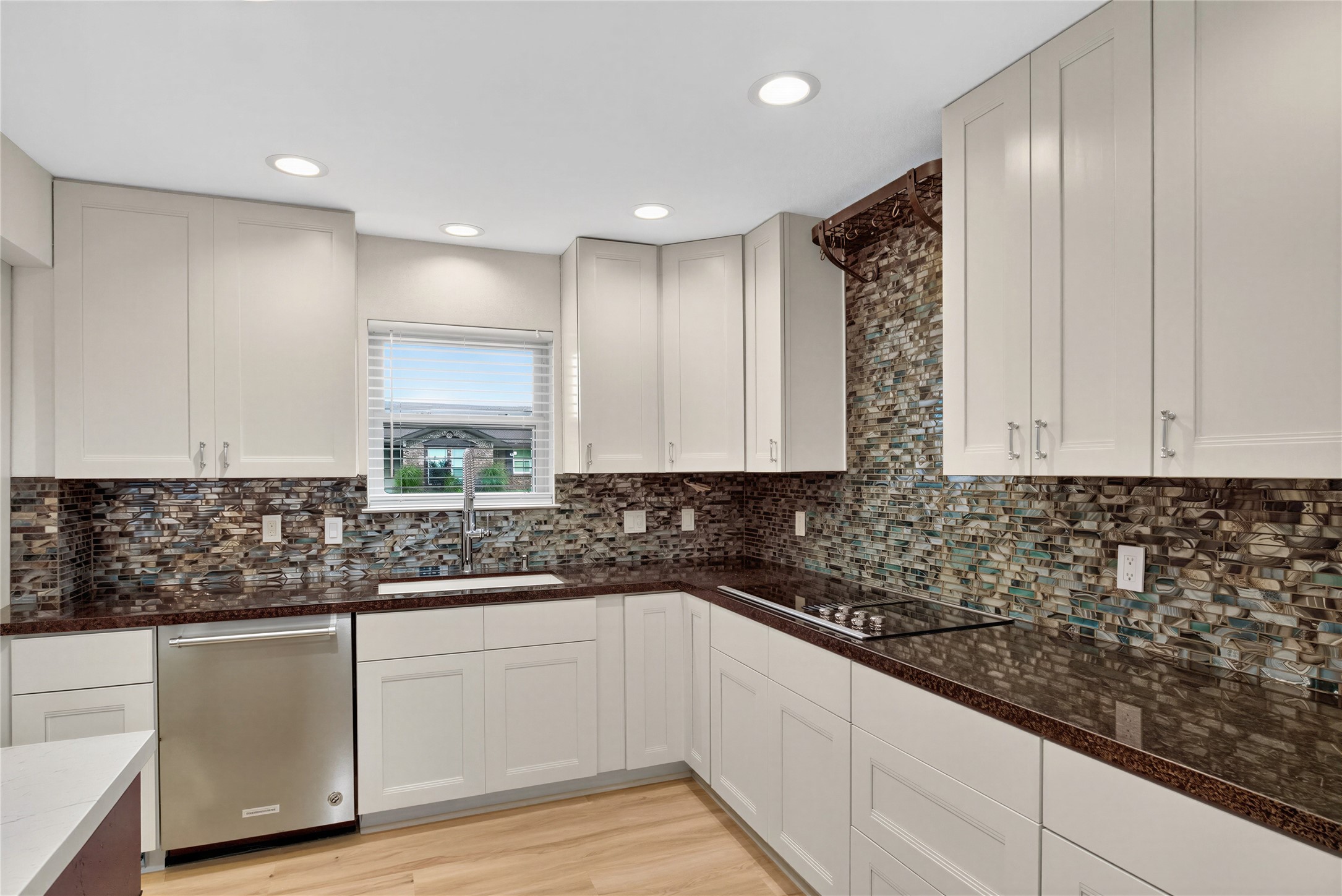 3208 Woodstone Drive Property Photo 16