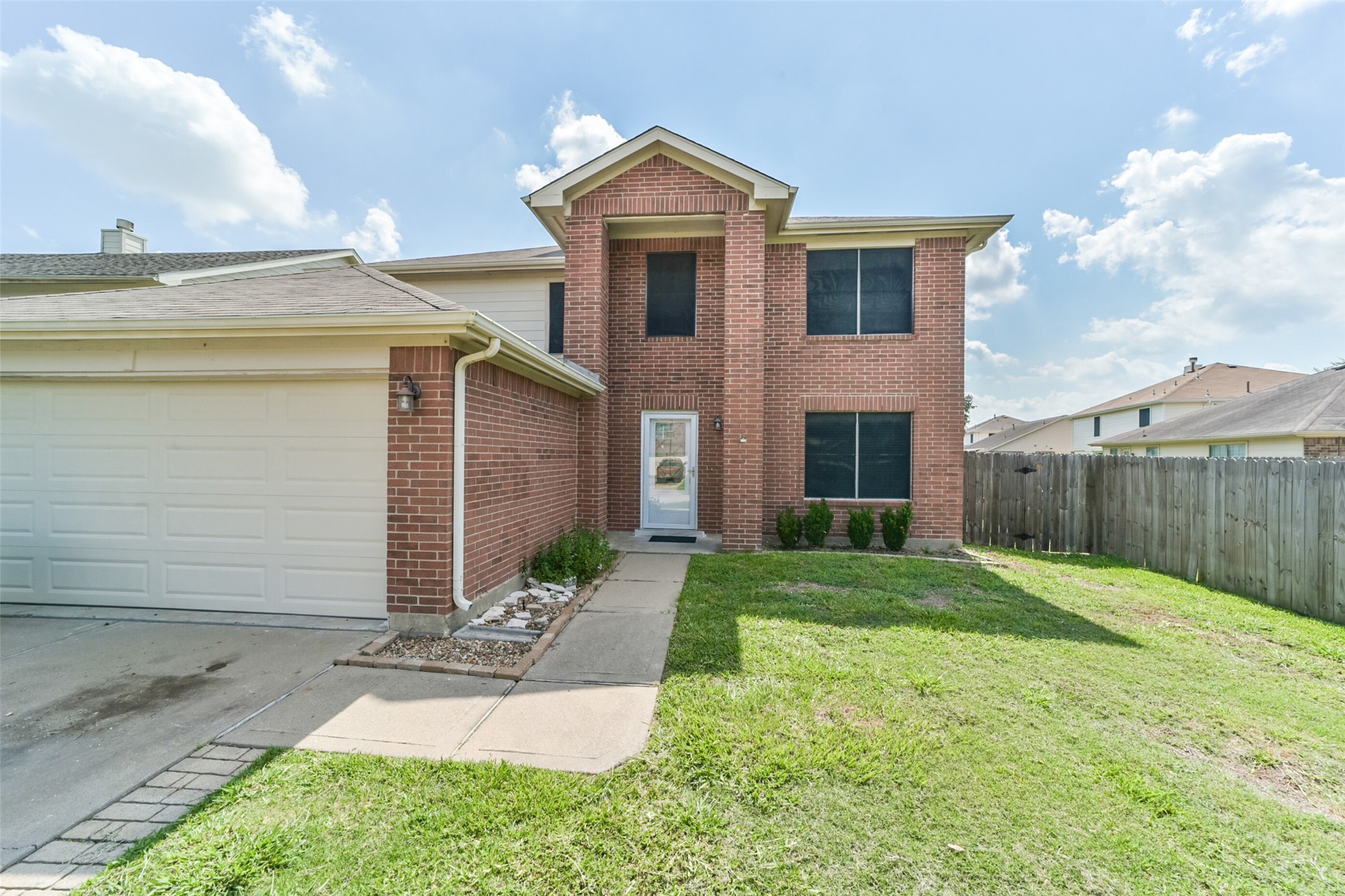 3818 Brook Garden Lane Property Photo 3