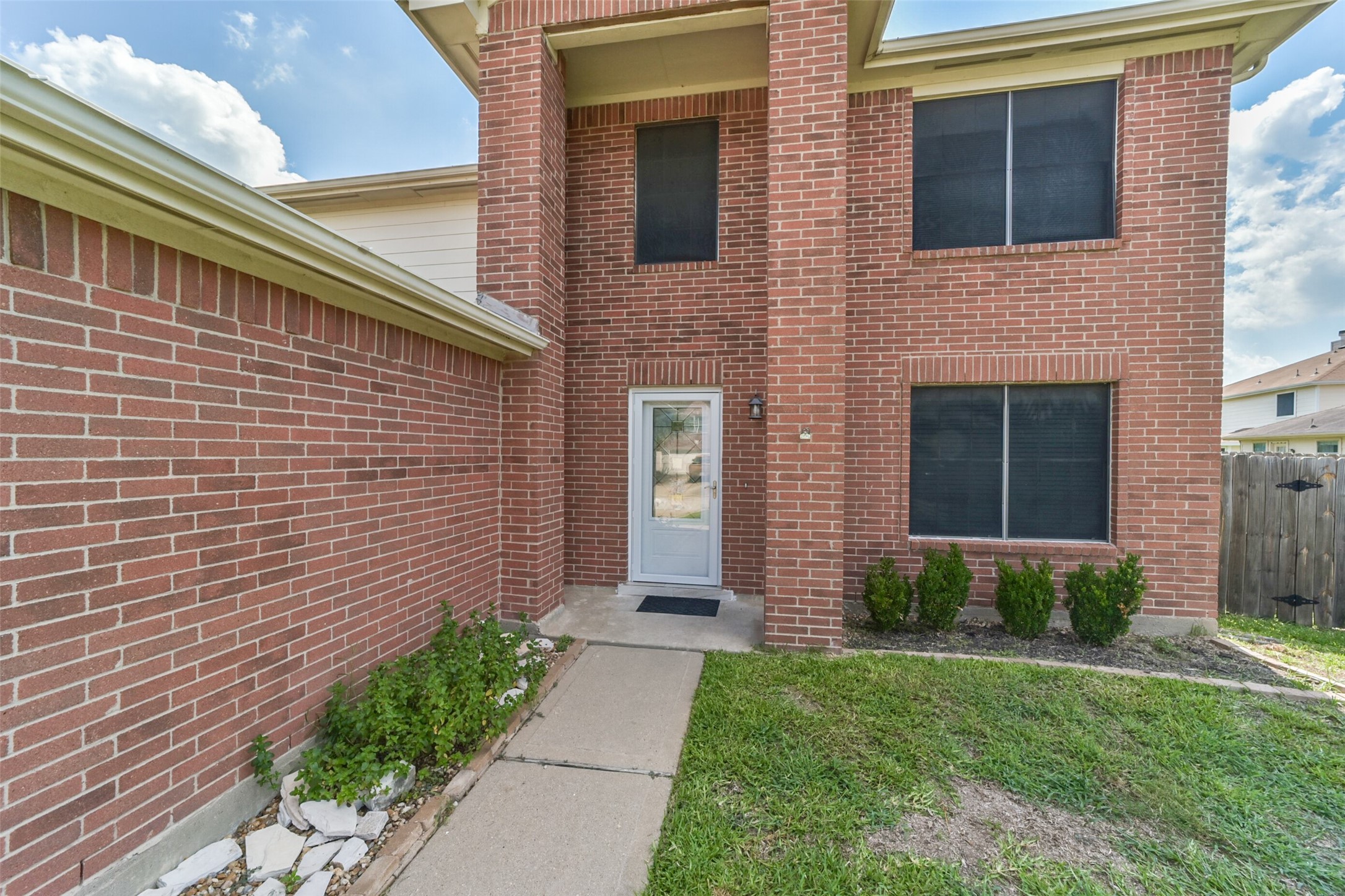 3818 Brook Garden Lane Property Photo 4