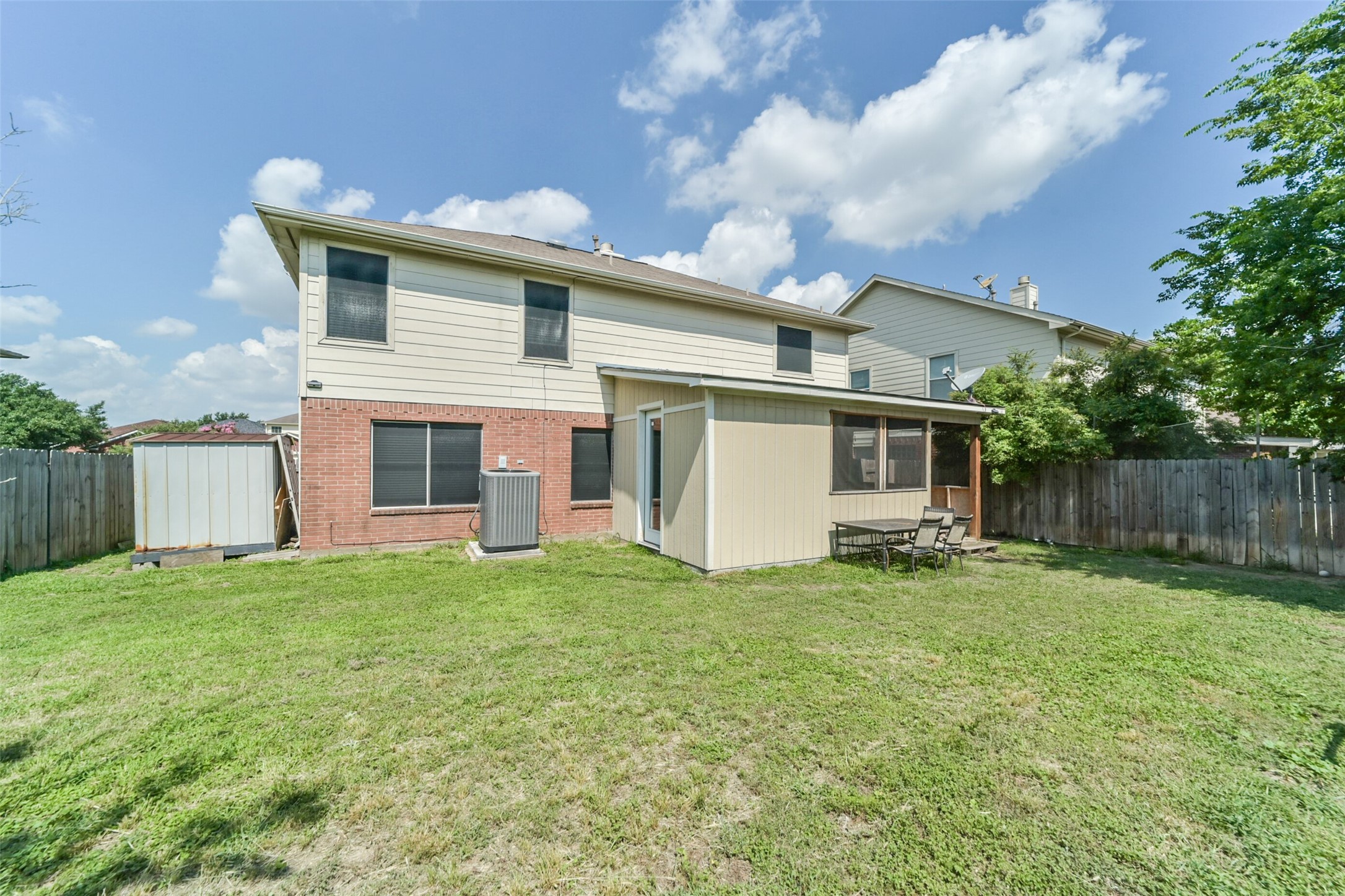 3818 Brook Garden Lane Property Photo 6