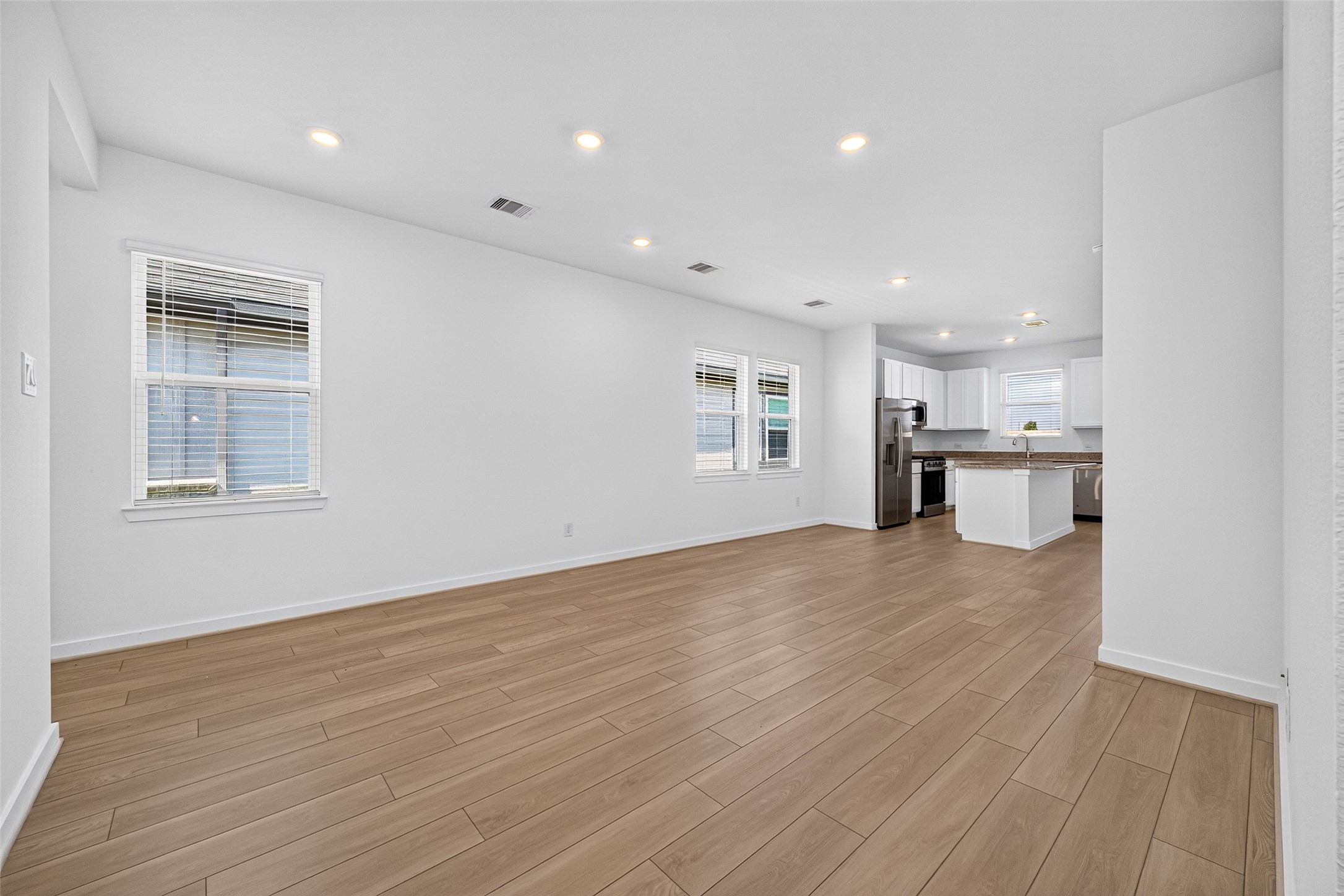 22114 Frontier Hollow Lane Property Photo 4