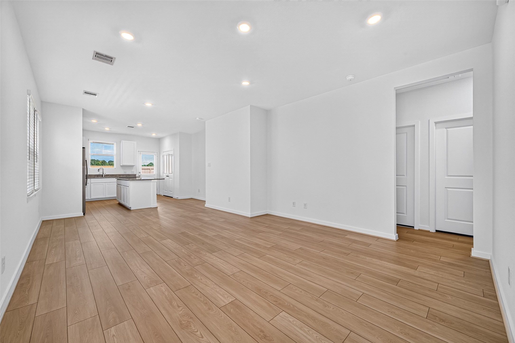 22114 Frontier Hollow Lane Property Photo 5