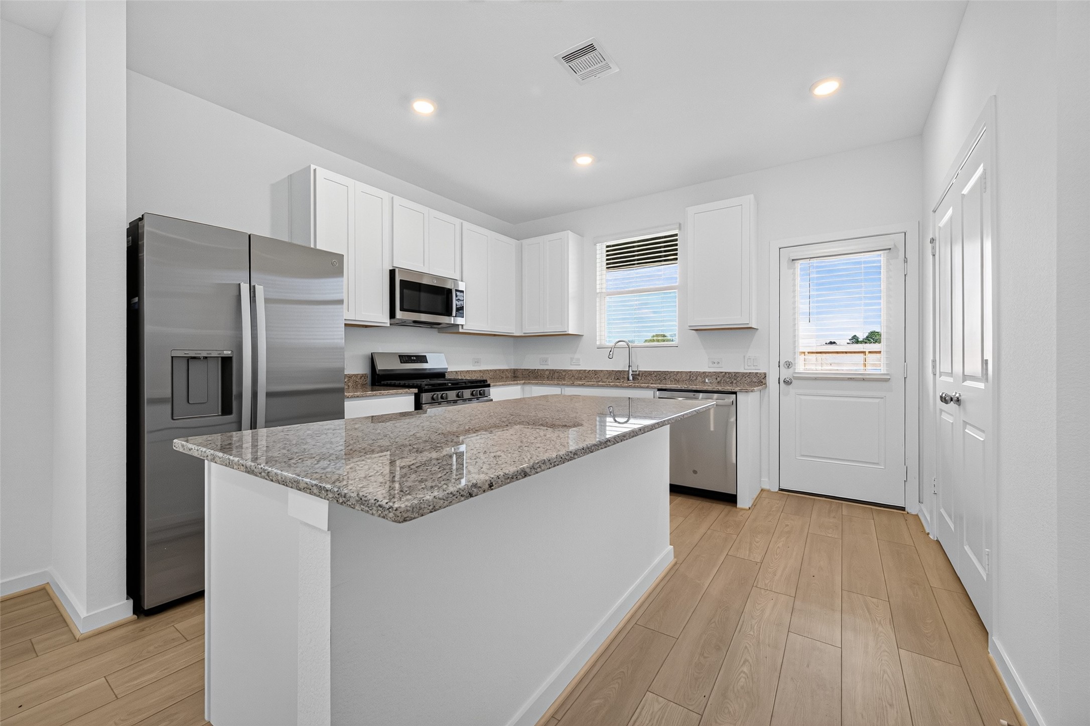 22114 Frontier Hollow Lane Property Photo 9