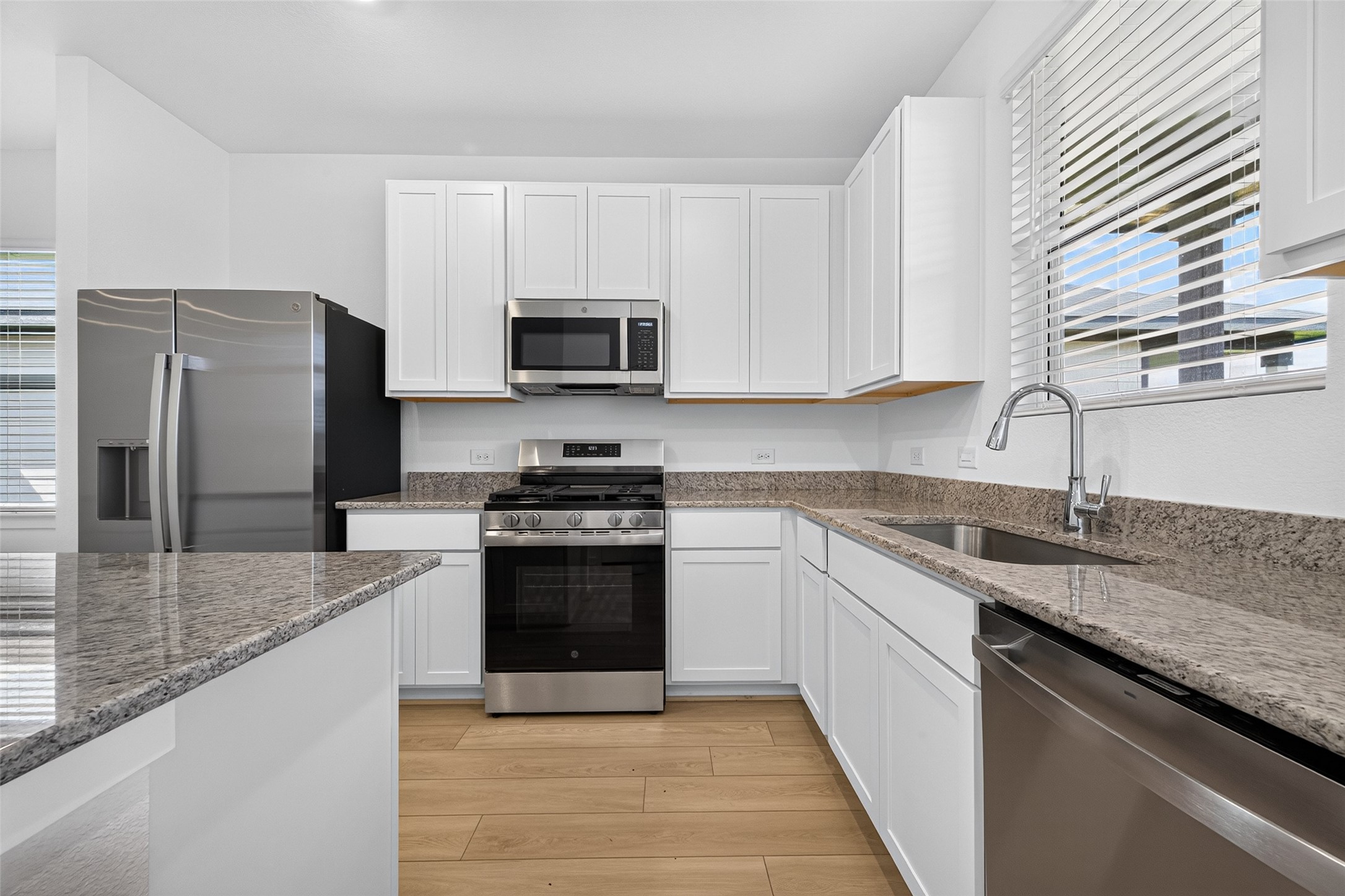 22114 Frontier Hollow Lane Property Photo 14