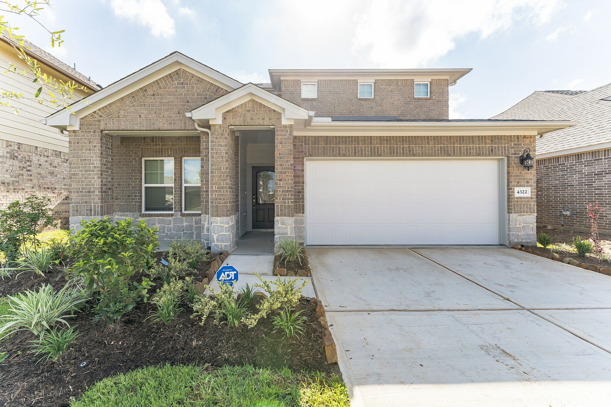 4322 Pale Fox Lane Property Photo 3