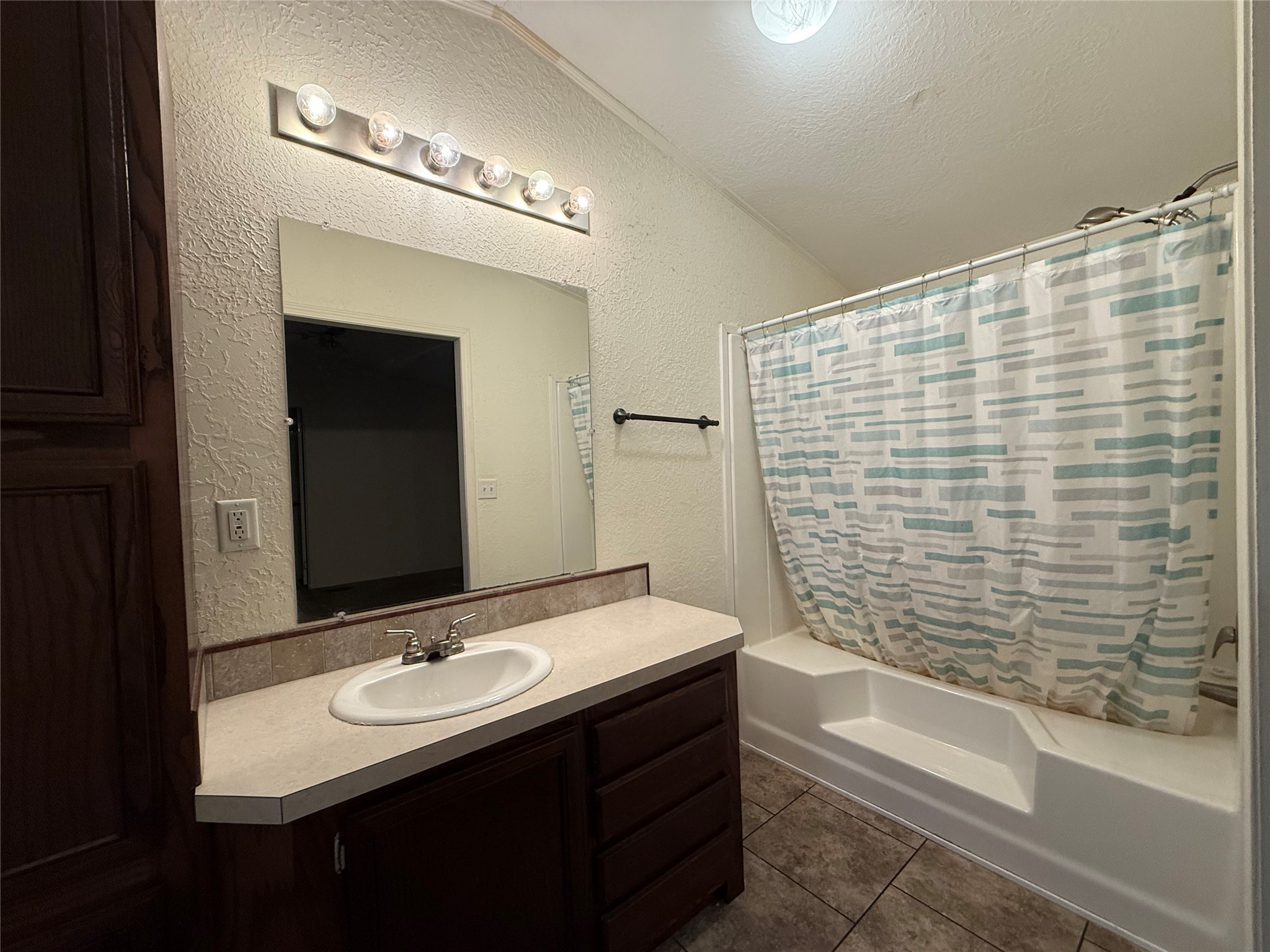 150 Hickory Hill Street Property Photo 13